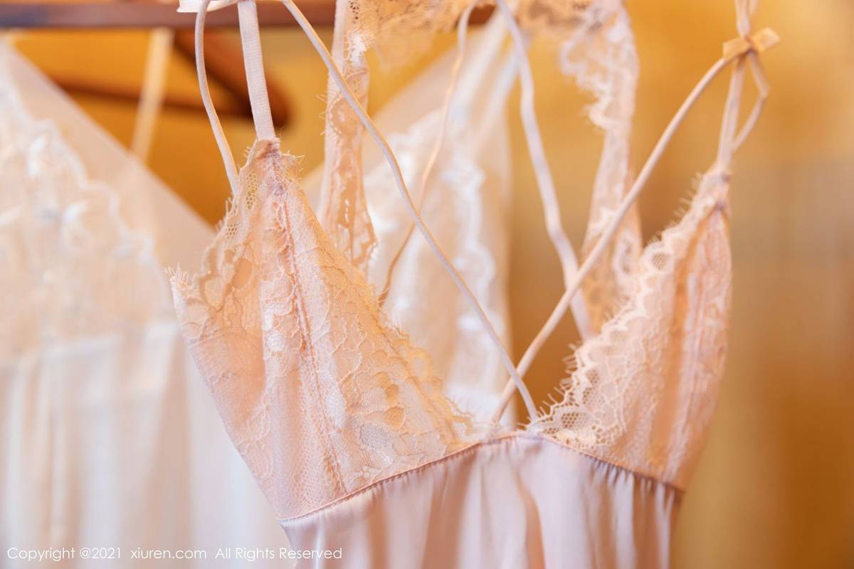 秀人网性感女神周于希Sandy丝袜美腿人妻剧情主题厦门旅拍-31