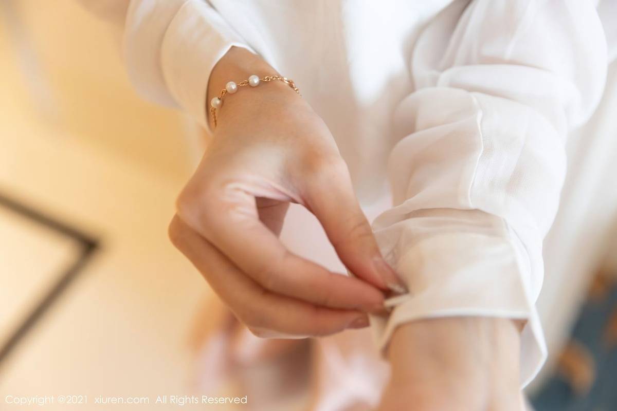 秀人网性感女神周于希Sandy丝袜美腿人妻剧情主题厦门旅拍-90