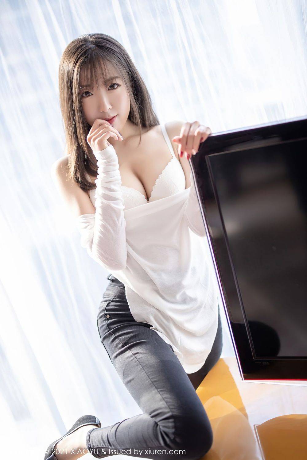 语画界新人模特蜜桃酱o牛仔长裤丝袜美腿内衣系列首套写真-24