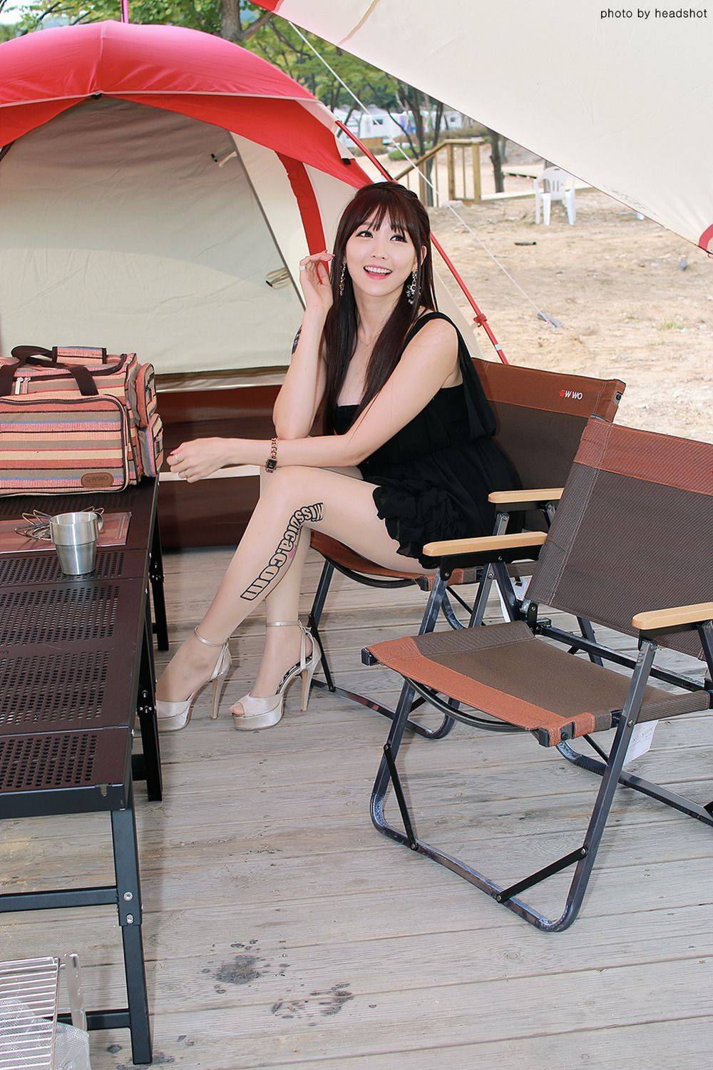 韩国极品车模李恩慧黑色连衣裙&黑直长发户外性感写真-9