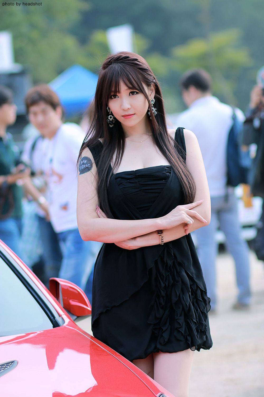 韩国极品车模李恩慧黑色连衣裙&黑直长发户外性感写真-45