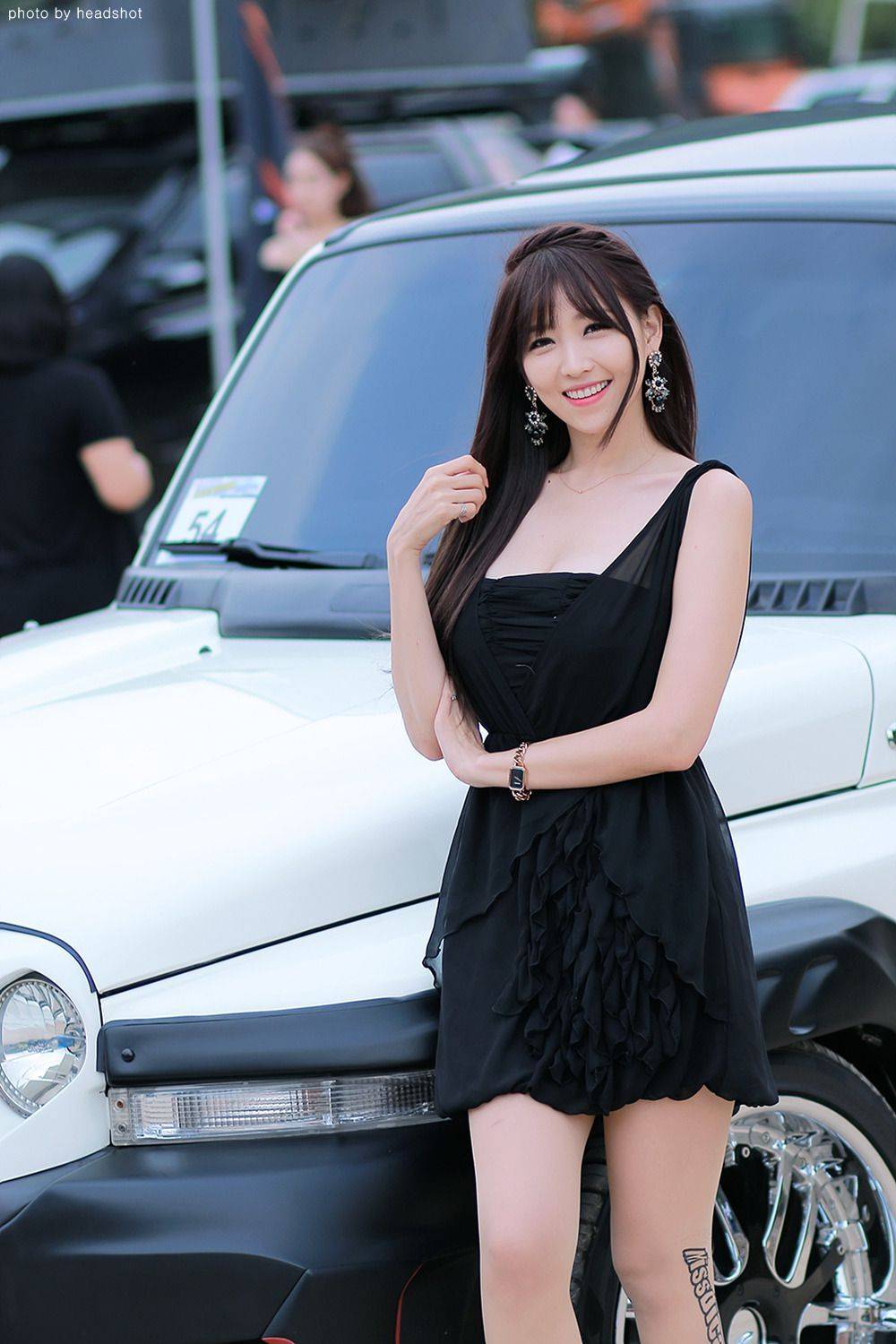 韩国极品车模李恩慧黑色连衣裙&黑直长发户外性感写真-75