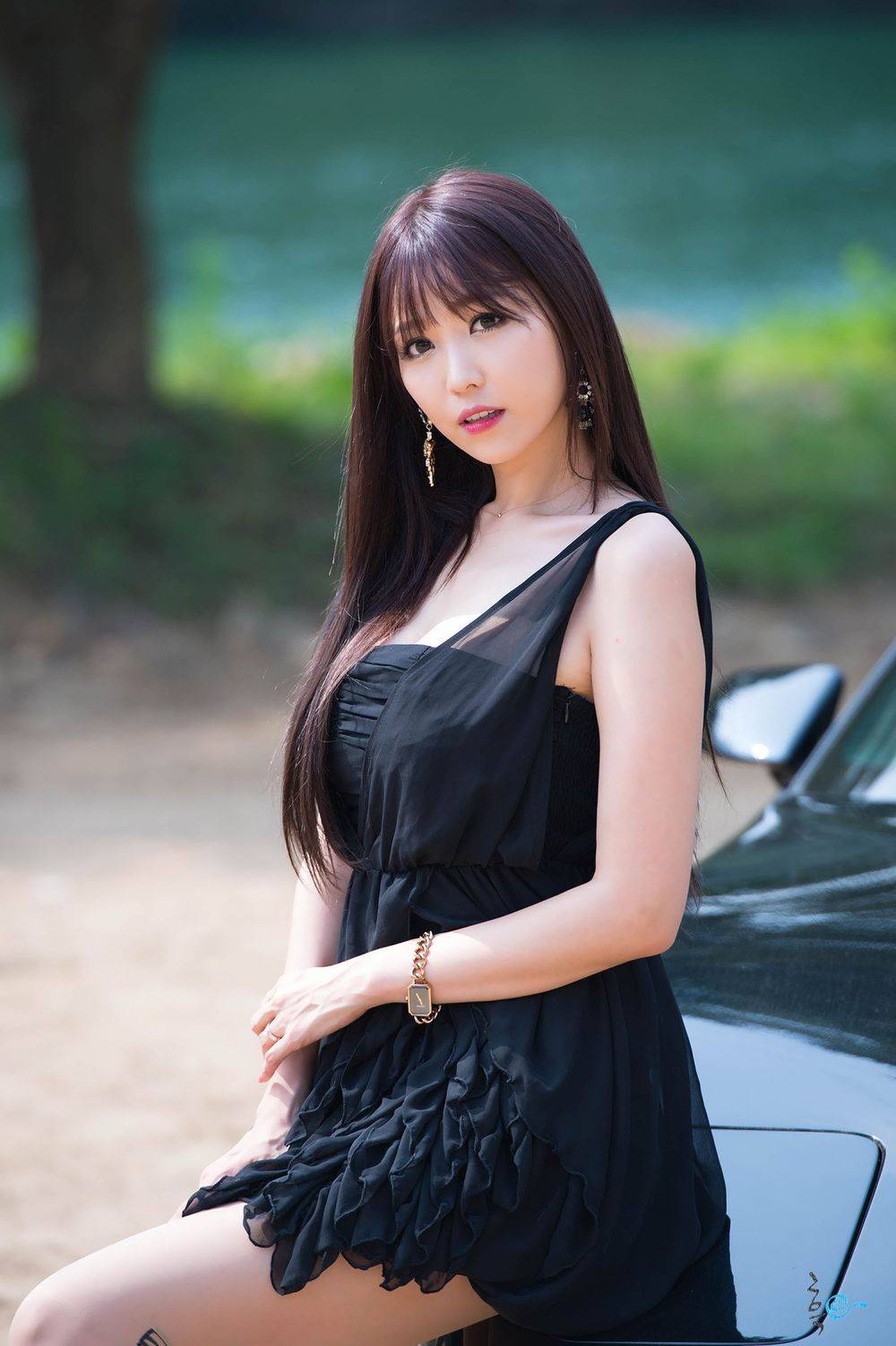 韩国极品车模李恩慧黑色连衣裙&黑直长发户外性感写真-89