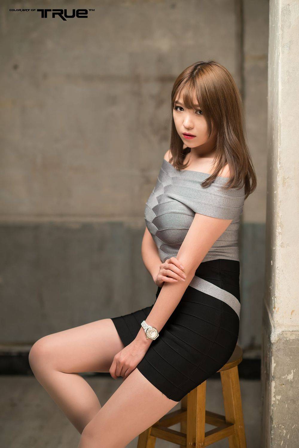 韩国美女模特李恩慧都市丽人风修长美腿职场OL装扮写真-73