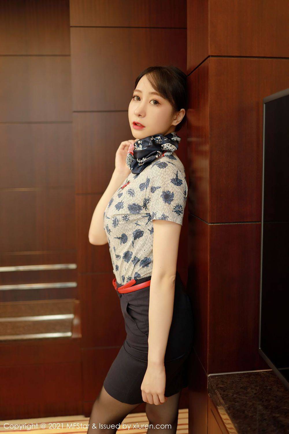 模范学院美女模特水水er黑丝美腿空姐制服系列清甜写真-7