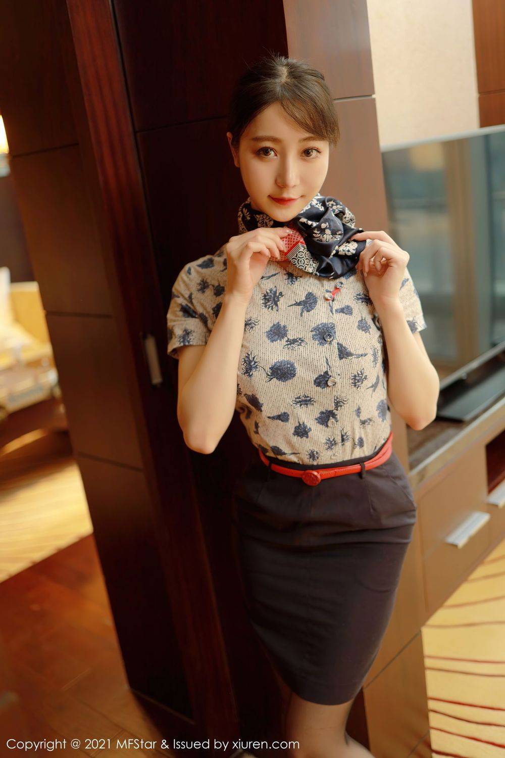 模范学院美女模特水水er黑丝美腿空姐制服系列清甜写真-5