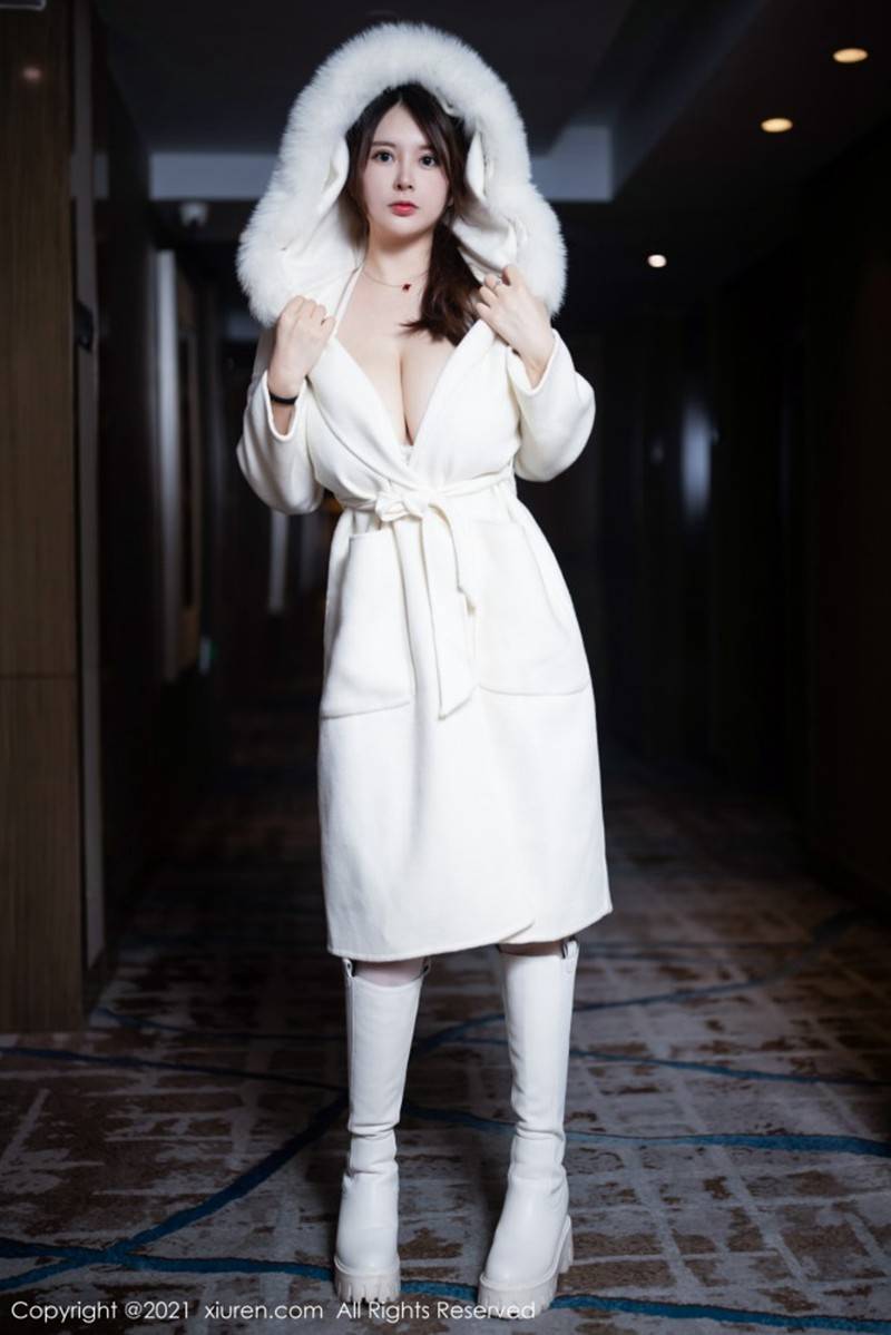 秀人网性感女神奶油妹妹白色镂空内衣与童颜巨乳系列写真-40