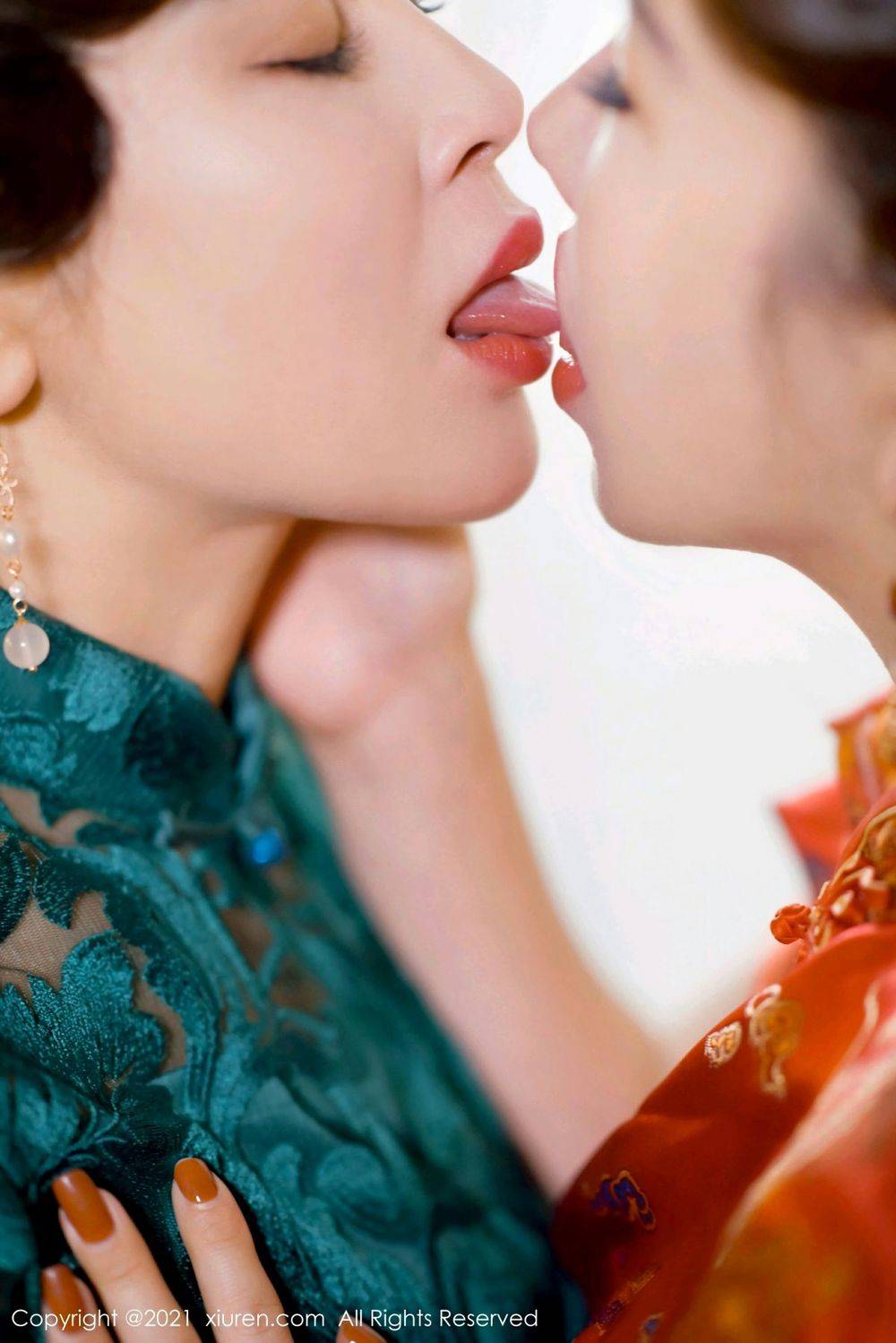 秀人网性感姐妹花Lucky沈欢欣和她的小姐妹拉拉大尺度合集-29