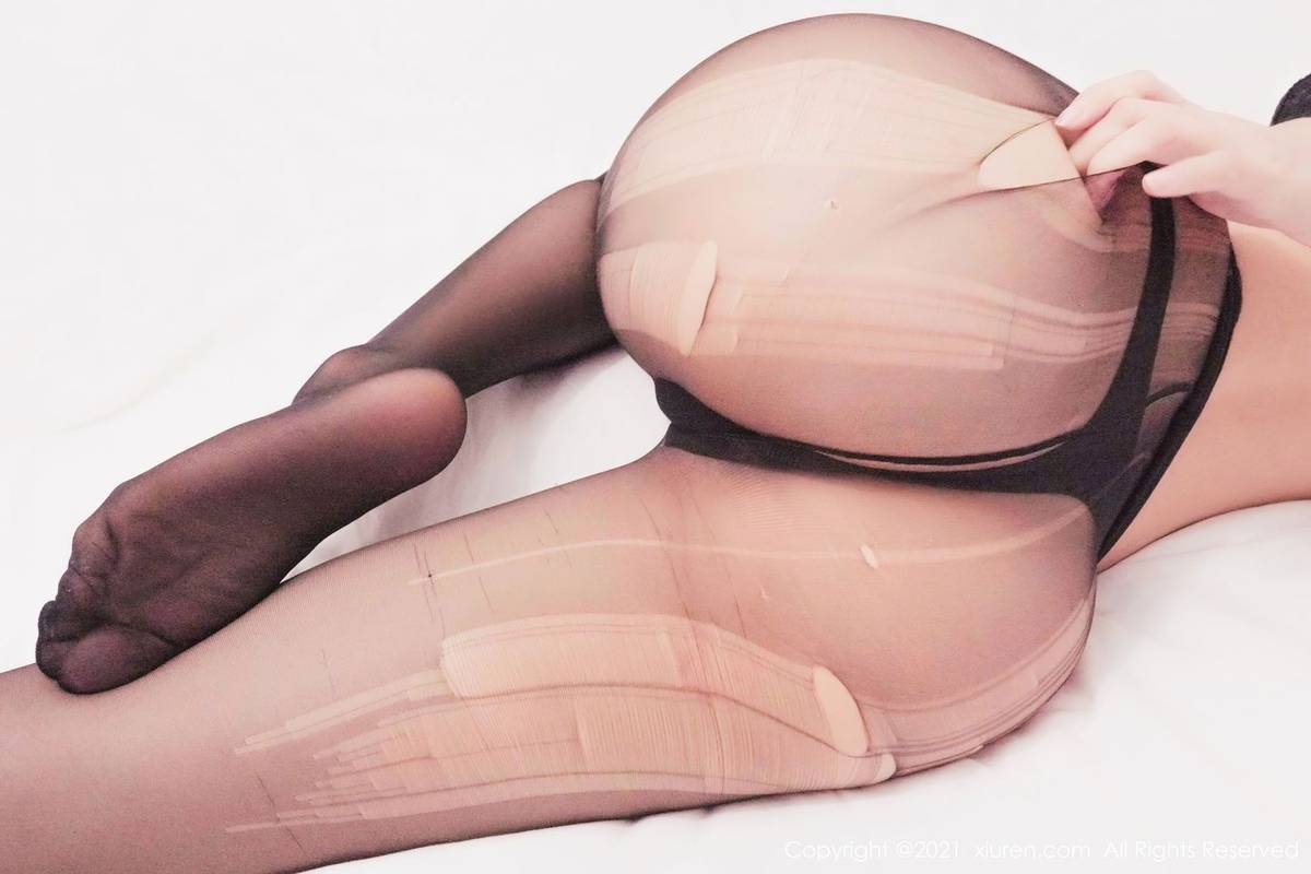 秀人网美女模特陈舒羽黑丝美腿内衣诱惑偶遇系列性感写真-36