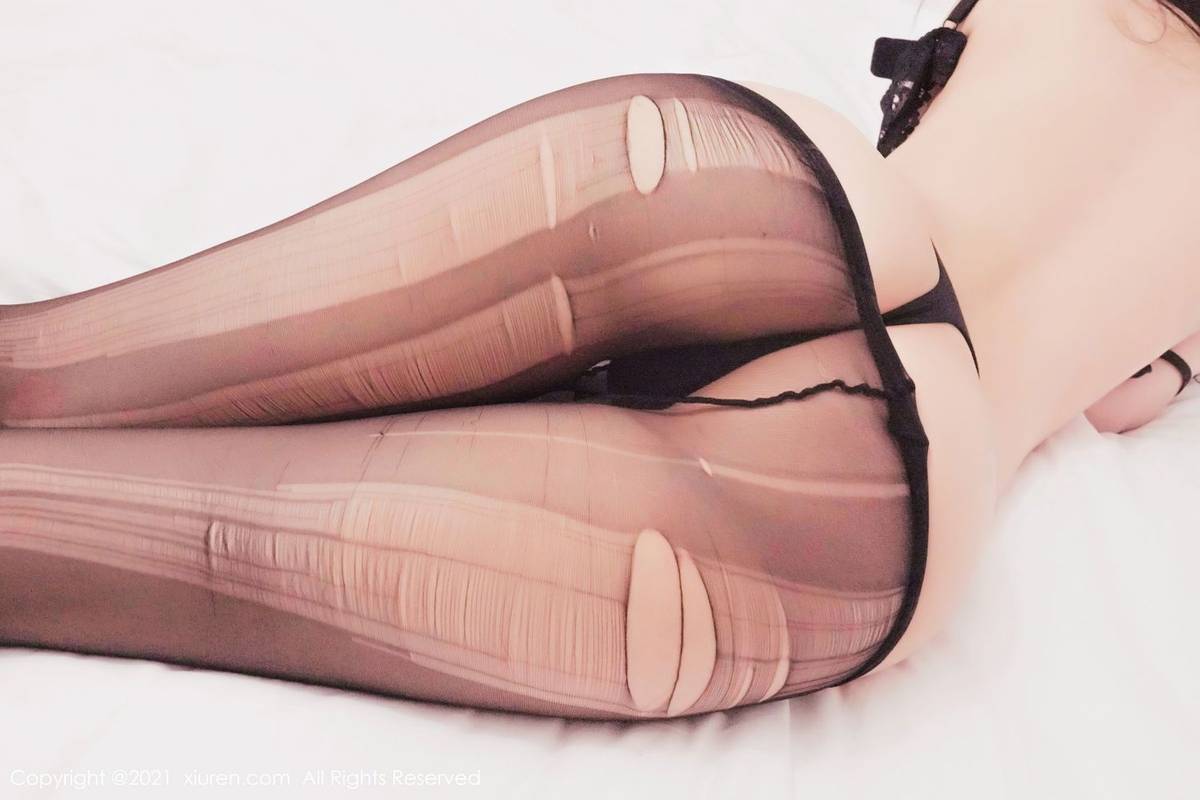 秀人网美女模特陈舒羽黑丝美腿内衣诱惑偶遇系列性感写真-54