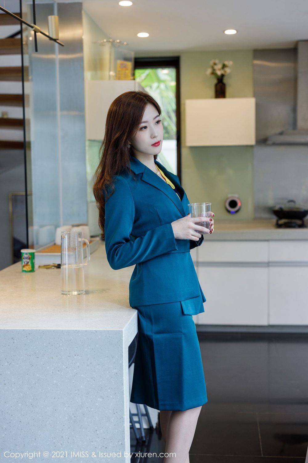 爱蜜社美女模特杨紫嫣Cynthia丝袜美腿职场OL系列性感写真-10