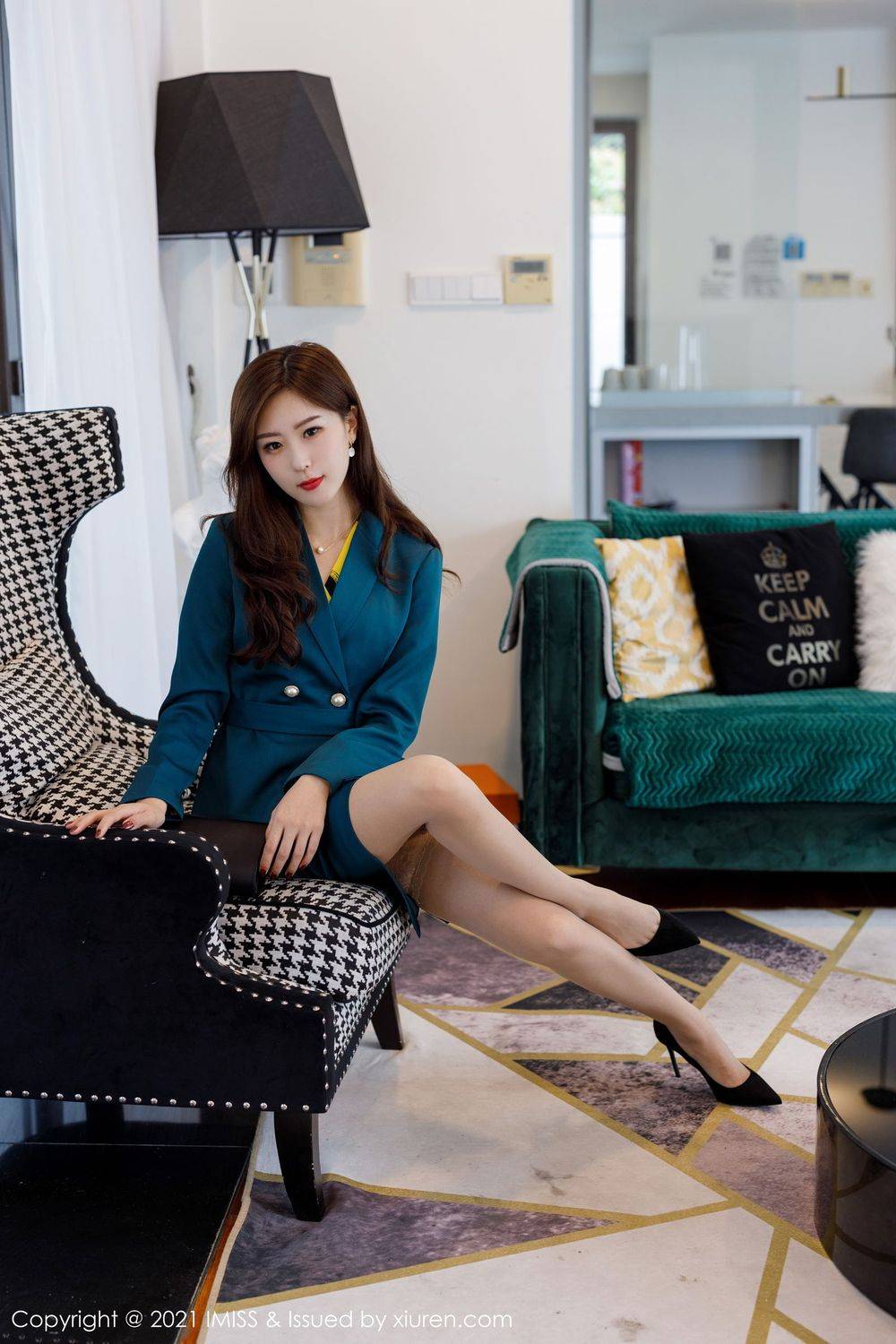 爱蜜社美女模特杨紫嫣Cynthia丝袜美腿职场OL系列性感写真-8