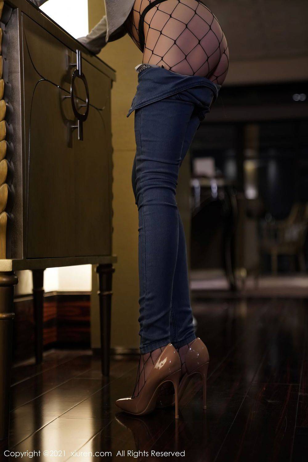 秀人网性感姐妹花韩恩熙&蜜桃cc双人拉拉网袜系列性感写真-17