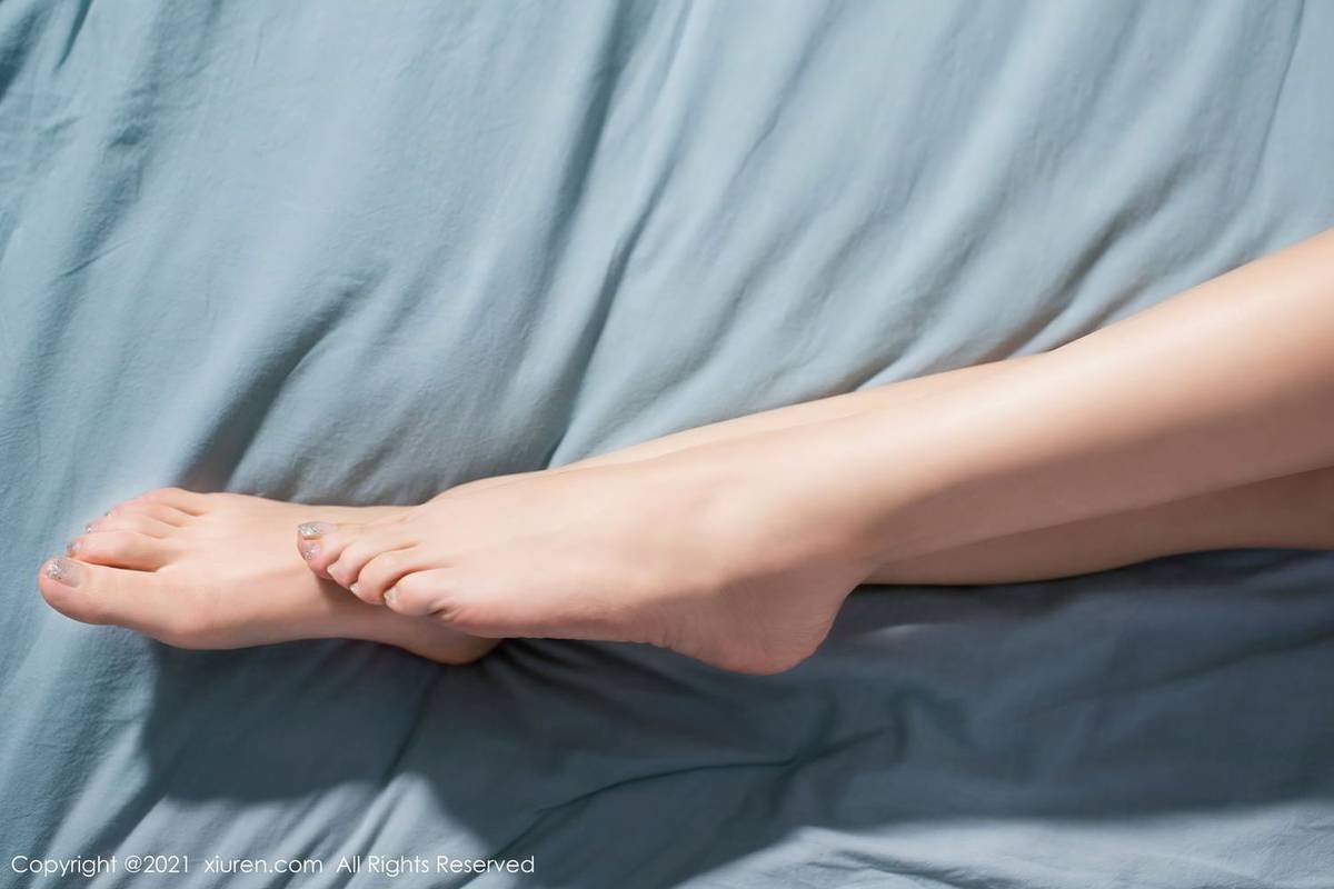 秀人网美女模特月野兔美妞黑丝美腿束腰妖艳大尺度写真-31