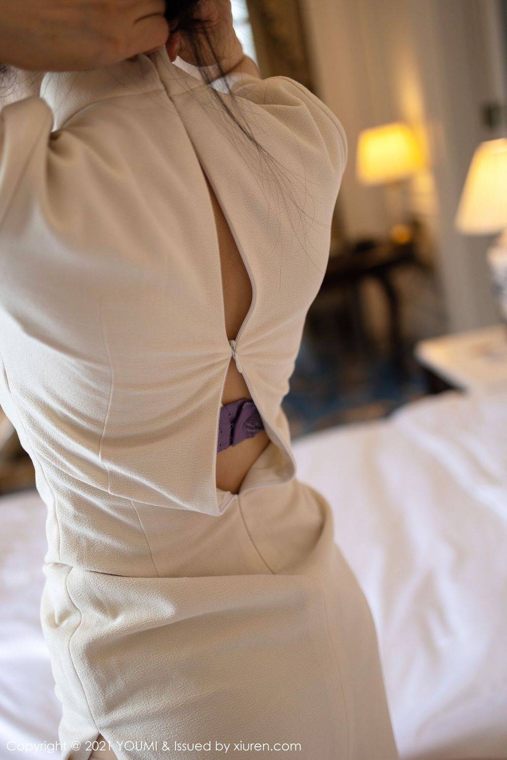 尤蜜荟美女模特允薾丝袜美腿空姐制服女友系列厦门旅拍-39