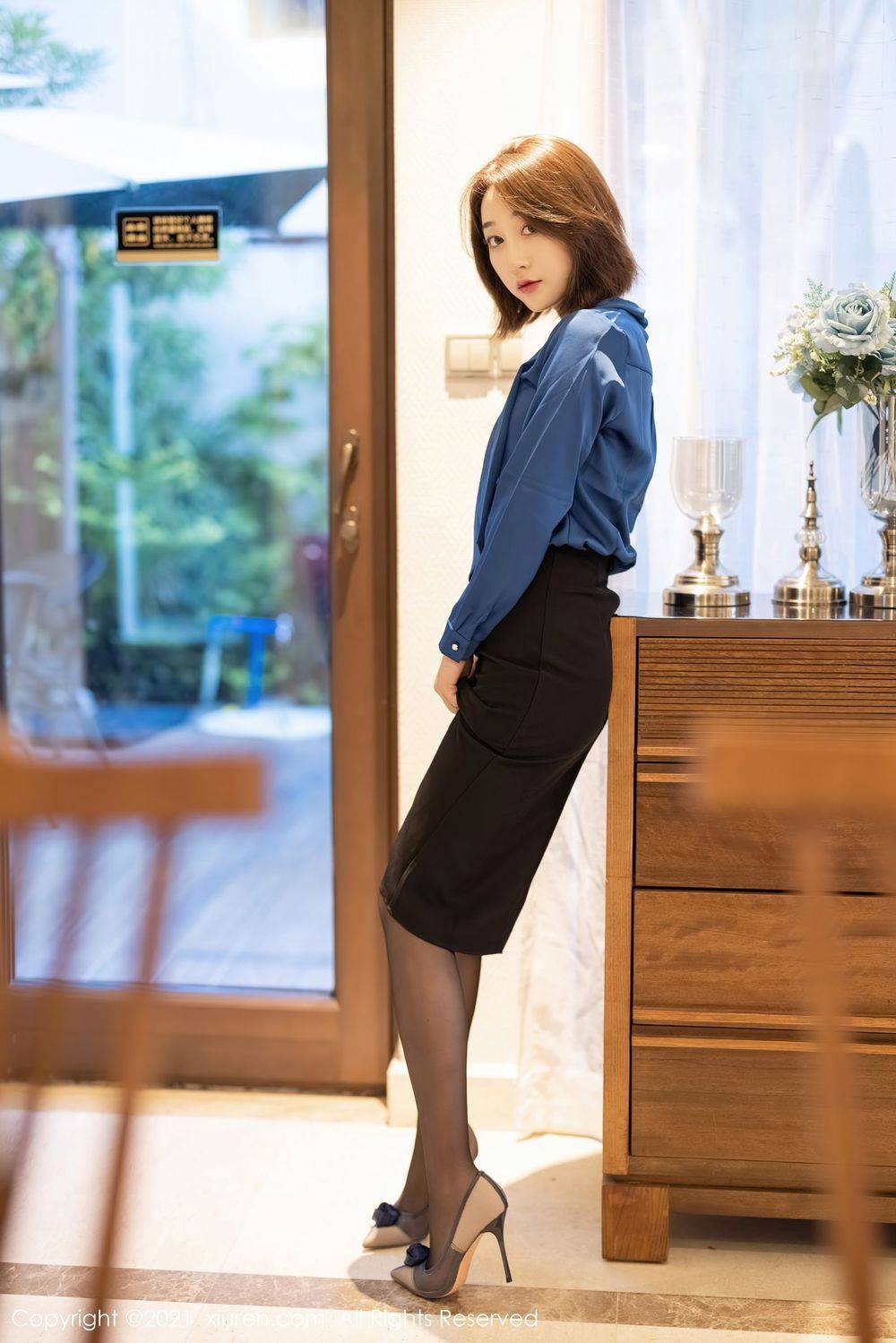 秀人网美女模特九月生黑丝美腿职场秘书OL系列私房魅惑写真-7