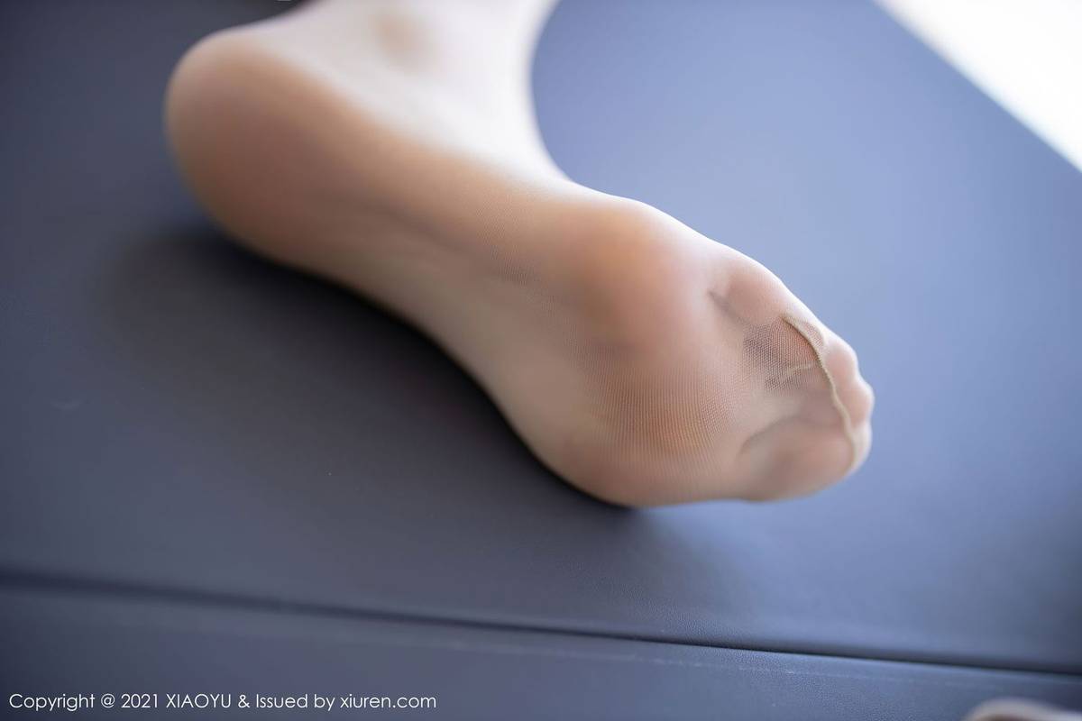 语画界美女模特乔漫妮mina丝袜美腿丰盈美胸熟女风格写真-31