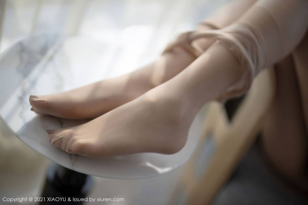 语画界性感女神芝芝Booty丝袜美腿超短皮裙大尺度系列街拍-82