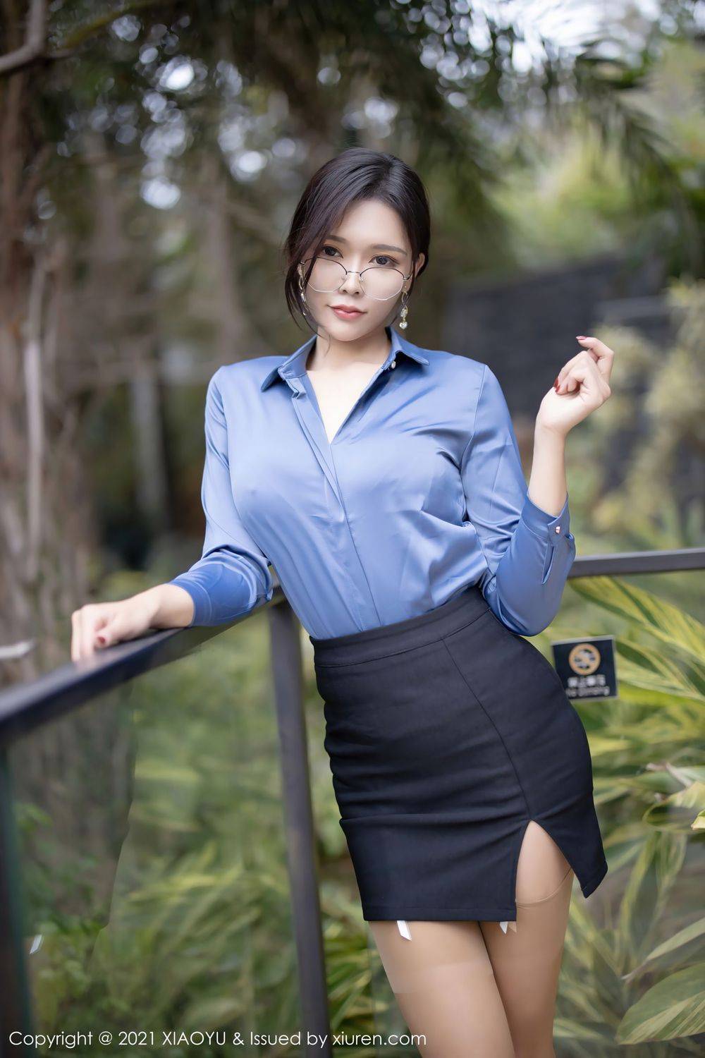 语画界美女模特小娜比眼镜OL职场秘书制服诱惑系列媚态写真-6