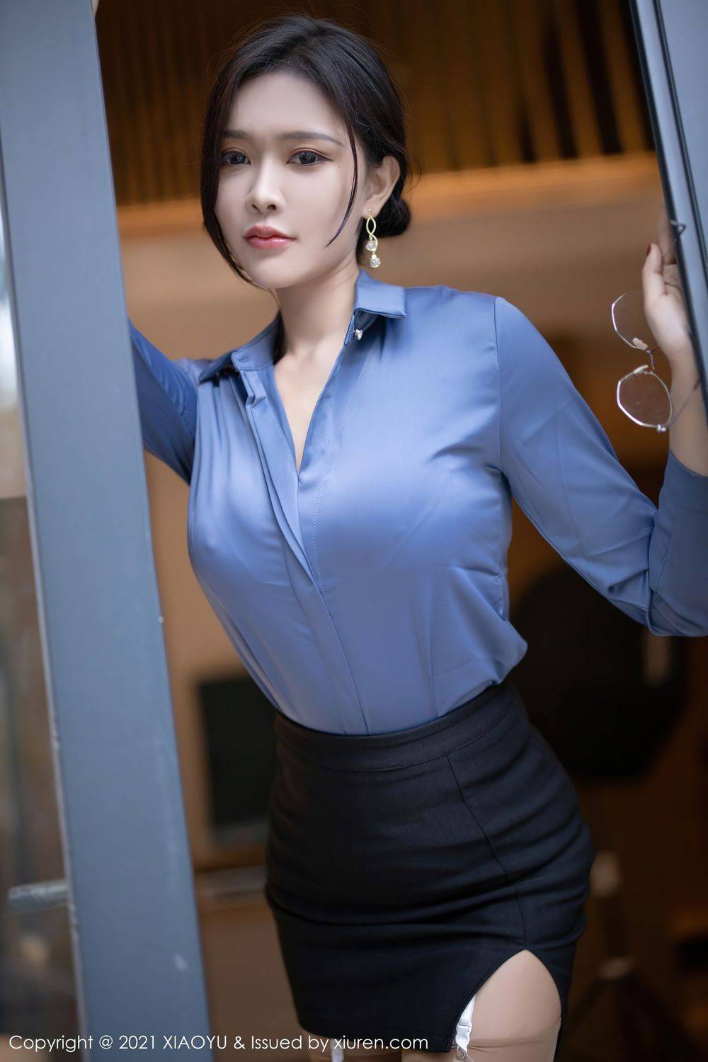 语画界美女模特小娜比眼镜OL职场秘书制服诱惑系列媚态写真-35