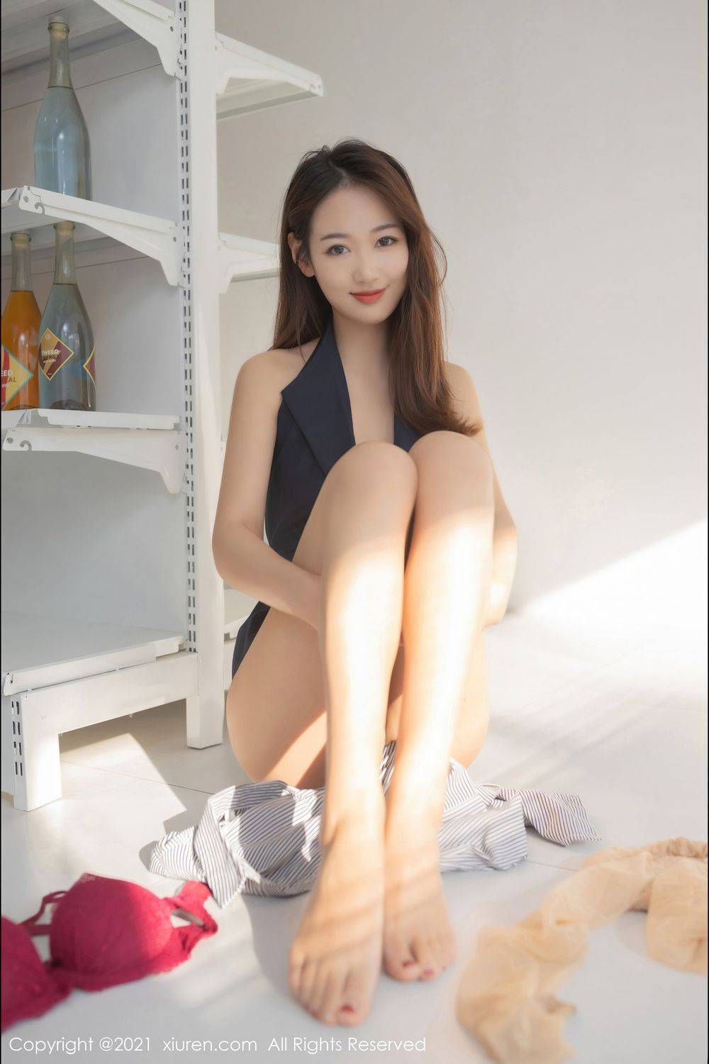 秀人网美女模特唐安琪丝袜美腿职场OL装扮推销员系列写真-81