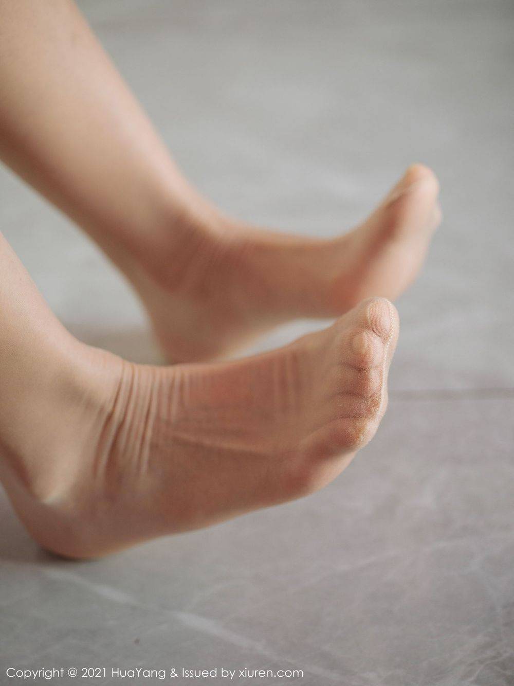 花漾Show美女模特方子萱白色睡衣与丝袜美腿系列性感写真-47