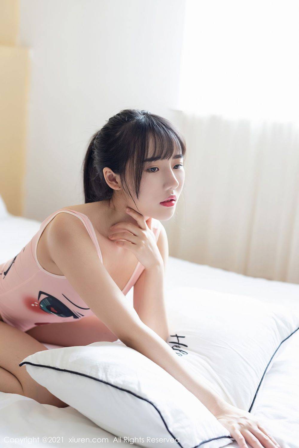 秀人网新人嫩模唐心丝袜美腿性感小蛮腰校服系列首套写真-53