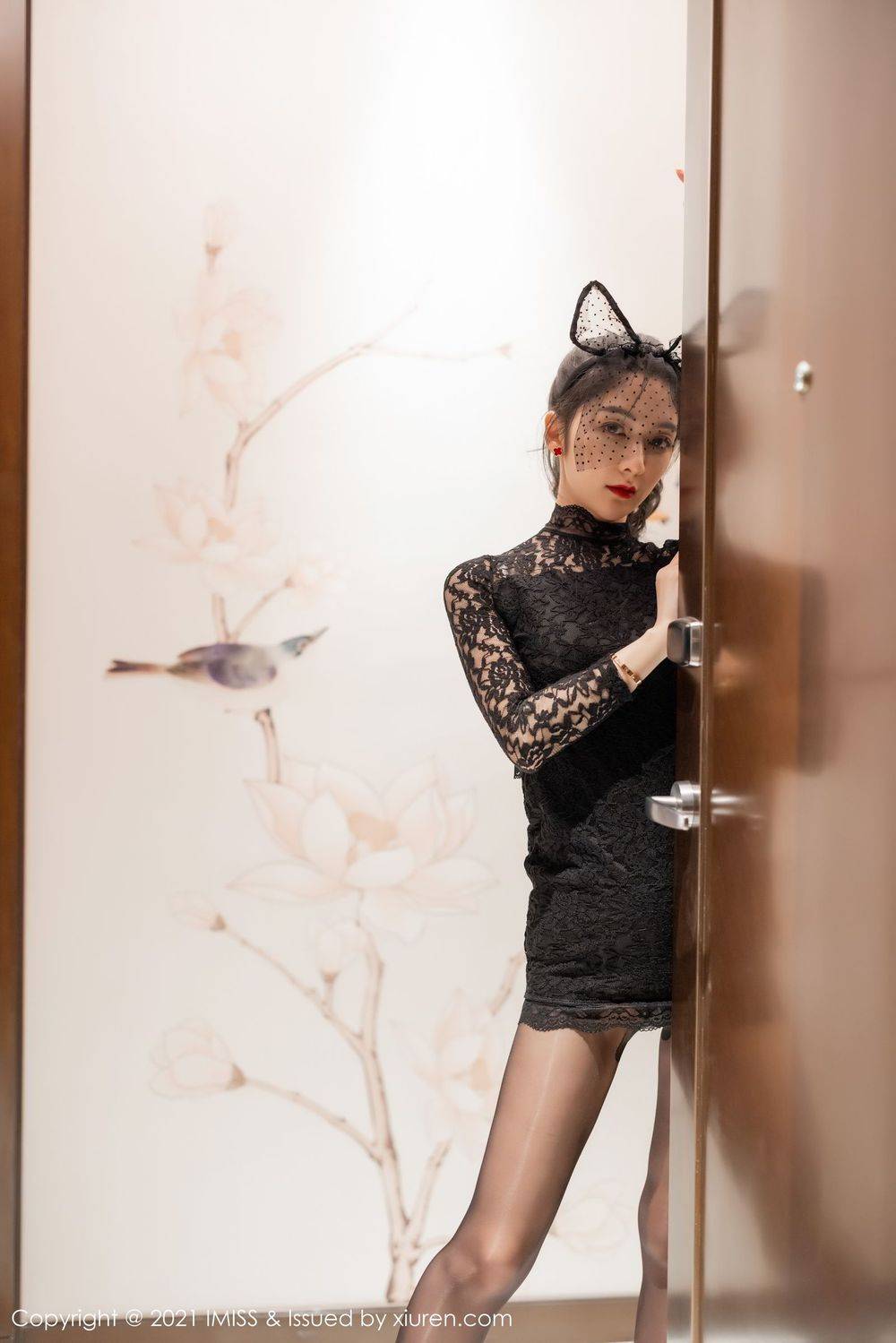 爱蜜社性感女神Angela小热巴黑丝美腿贵妇装扮内衣系列写真-6