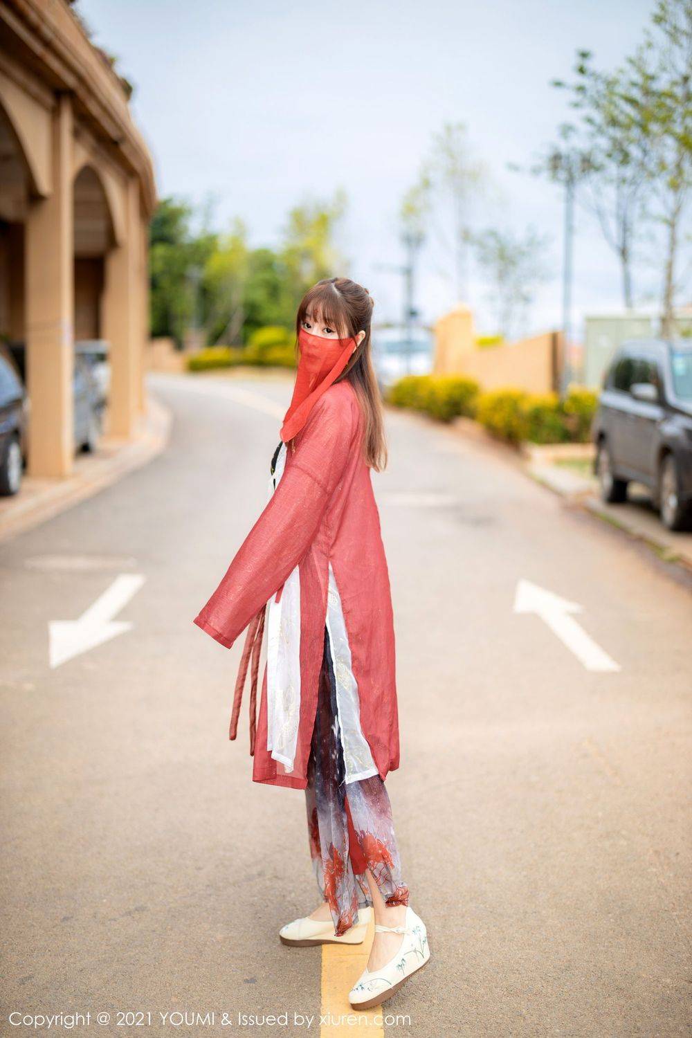 尤蜜荟性感女神王雨纯异域风情熟女气息湿身诱惑大理旅拍