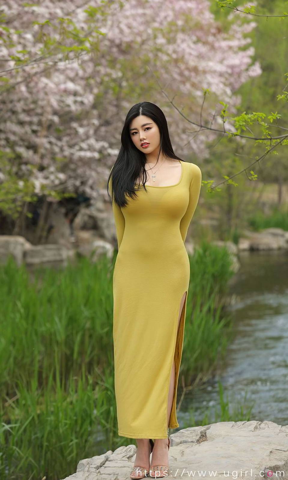 尤果圈美女模特娜露Selena波涛胸涌人间胸器春行中主题写真-23
