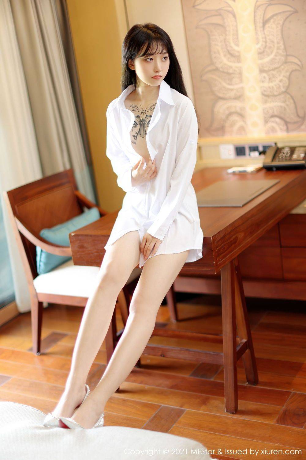 模范学院美女模特小奶瓶呜呜白衬衫清纯纹身系列丽江旅拍-20