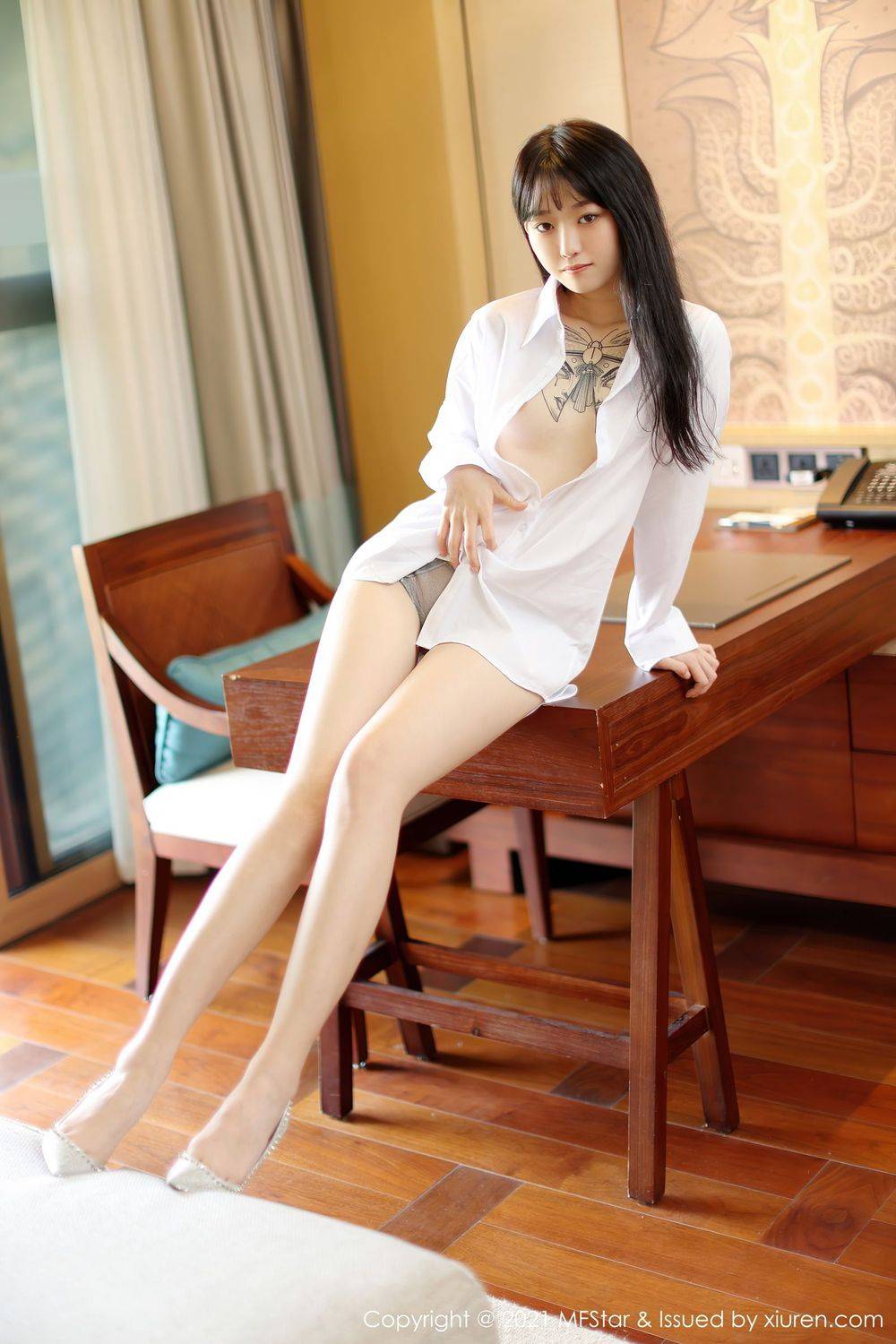 模范学院美女模特小奶瓶呜呜白衬衫清纯纹身系列丽江旅拍-21