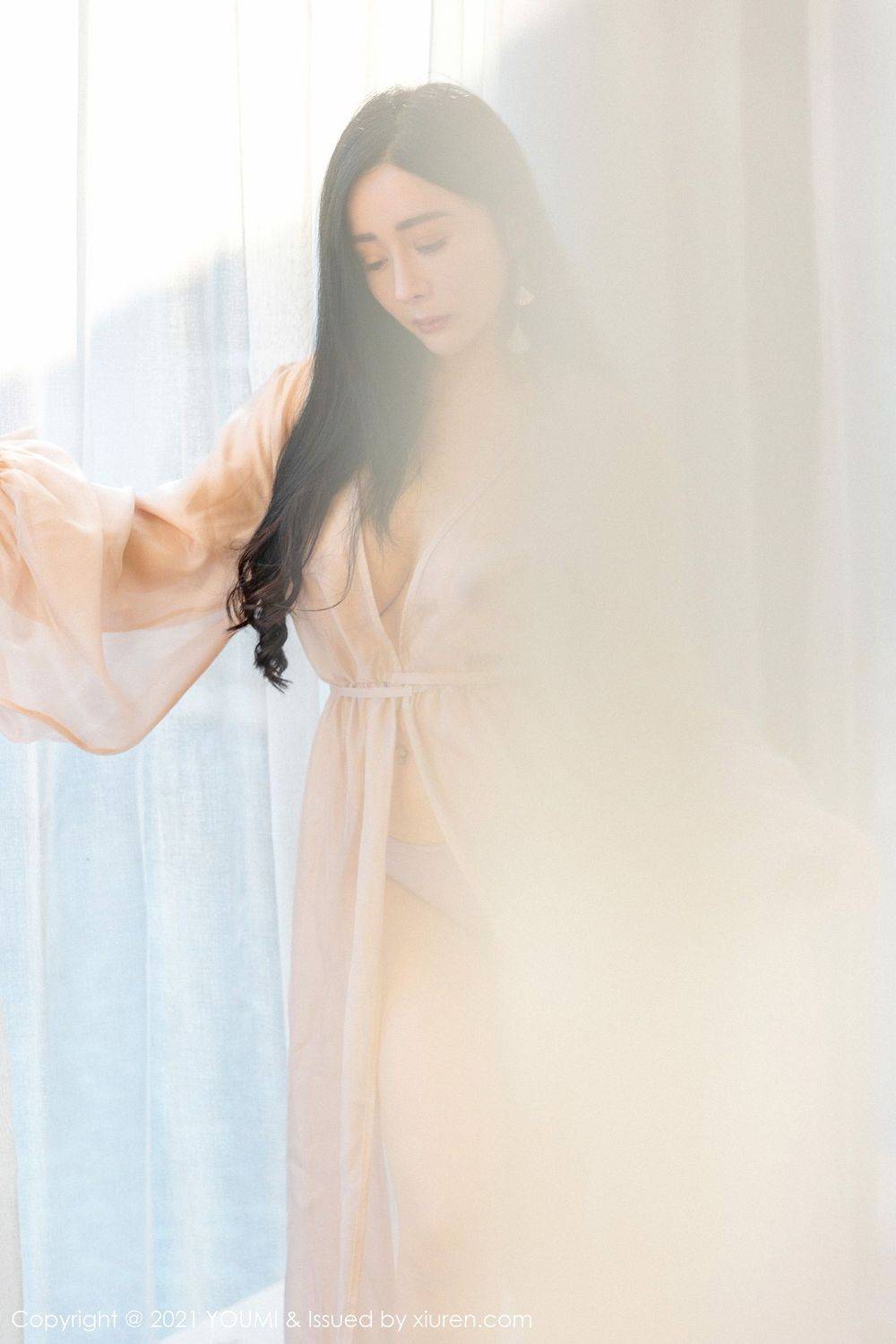 尤蜜荟美女模特允薾轻薄长裙波涛胸涌娇媚系列三亚旅拍-3