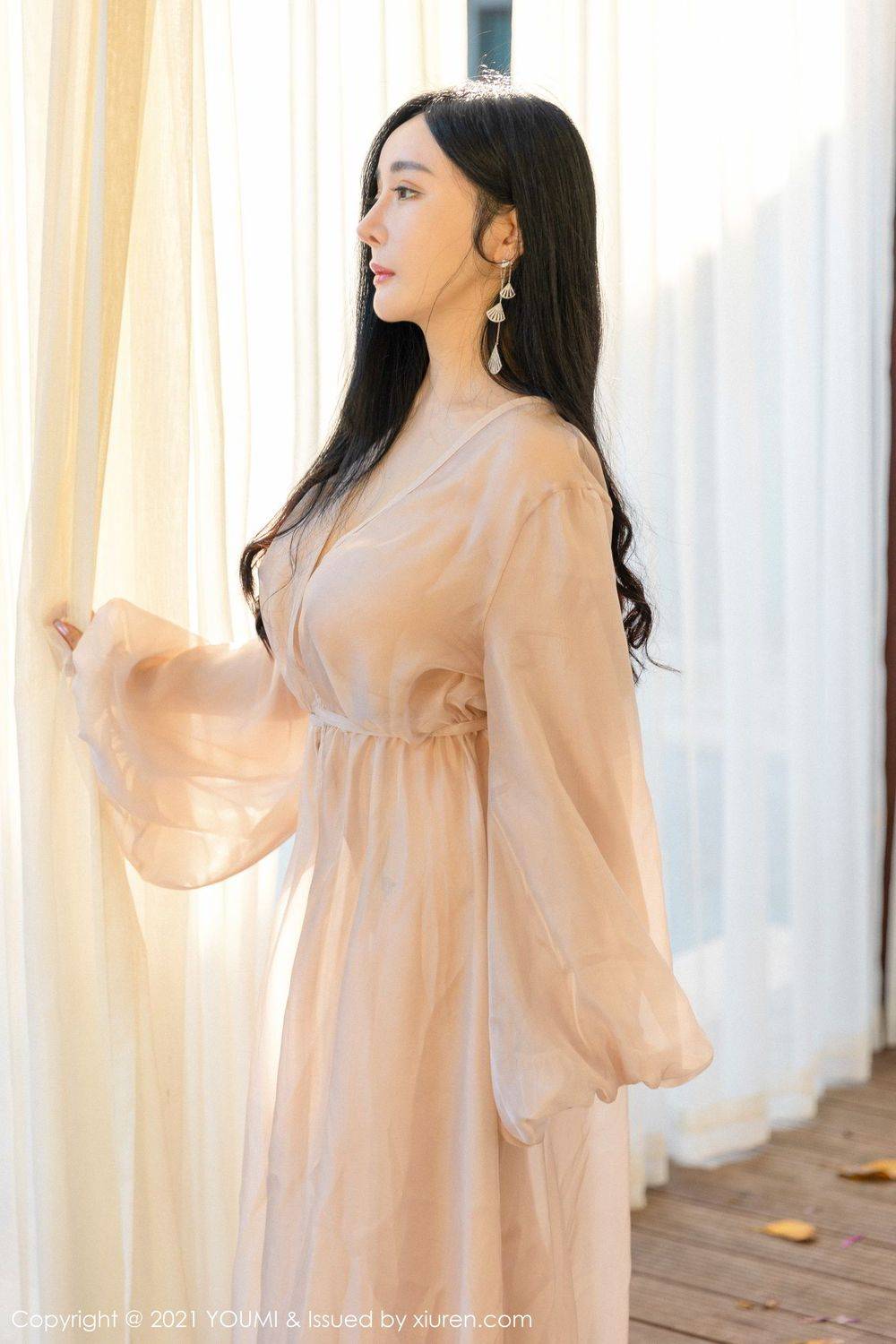 尤蜜荟美女模特允薾轻薄长裙波涛胸涌娇媚系列三亚旅拍-13