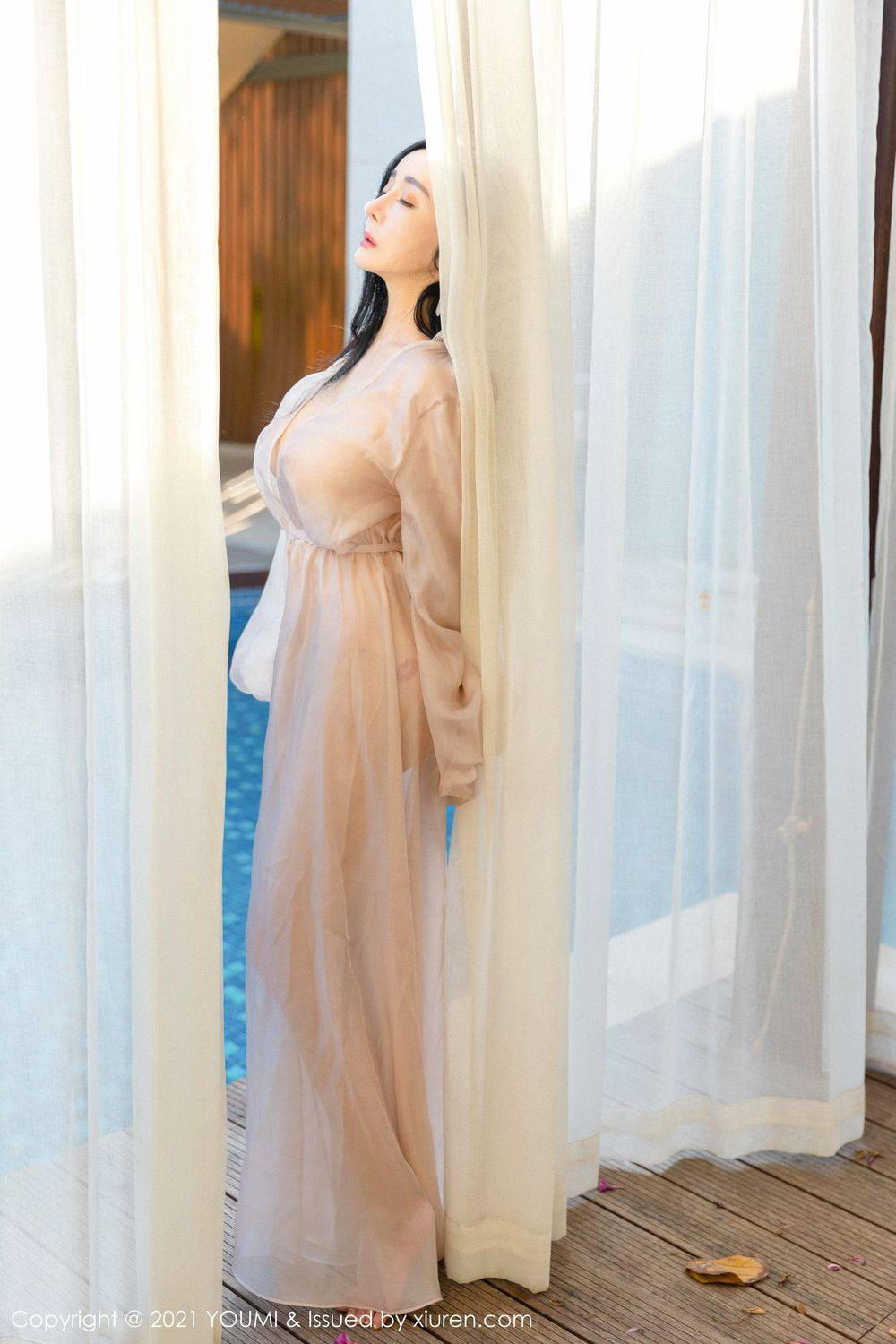 尤蜜荟美女模特允薾轻薄长裙波涛胸涌娇媚系列三亚旅拍-10