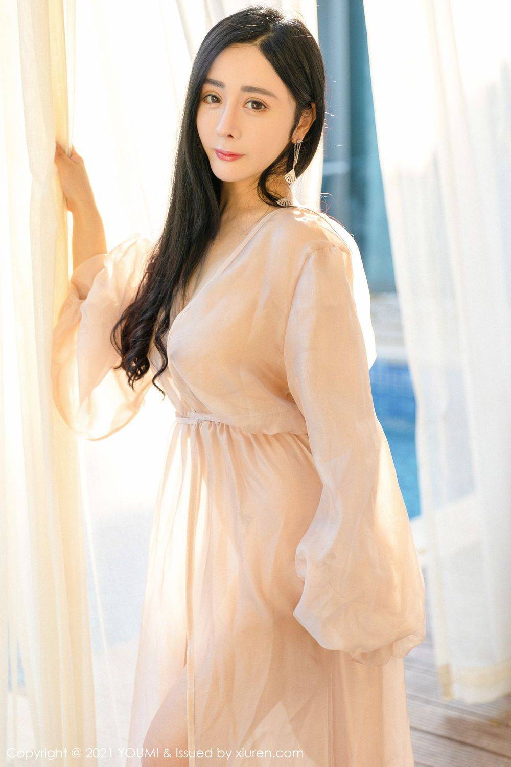 尤蜜荟美女模特允薾轻薄长裙波涛胸涌娇媚系列三亚旅拍-27