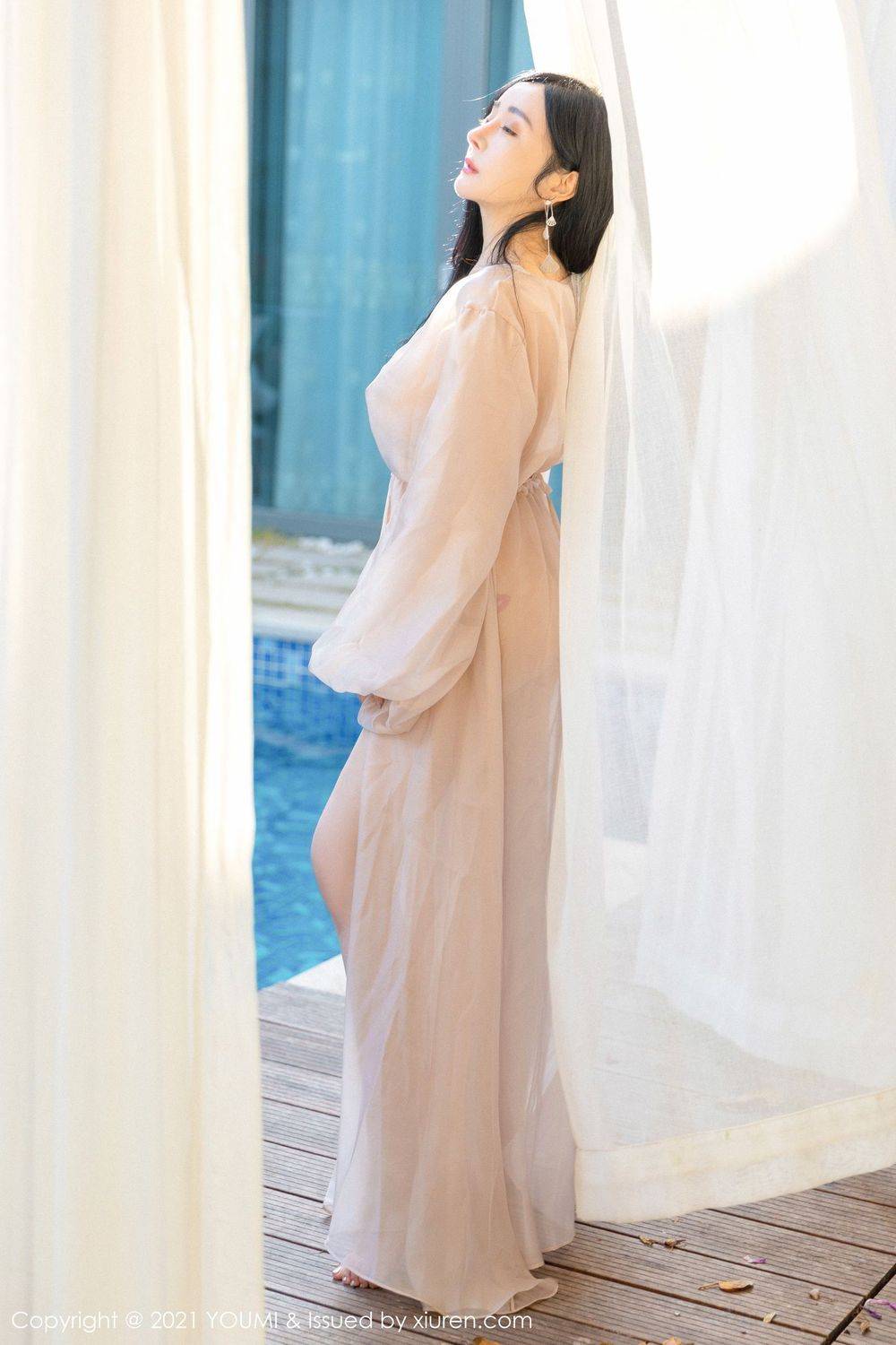 尤蜜荟美女模特允薾轻薄长裙波涛胸涌娇媚系列三亚旅拍-29