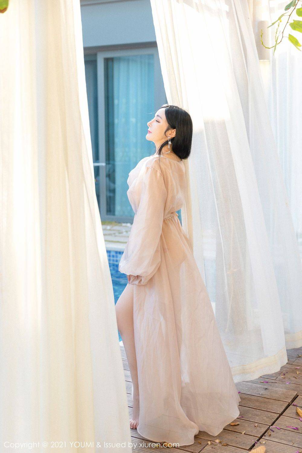 尤蜜荟美女模特允薾轻薄长裙波涛胸涌娇媚系列三亚旅拍-30