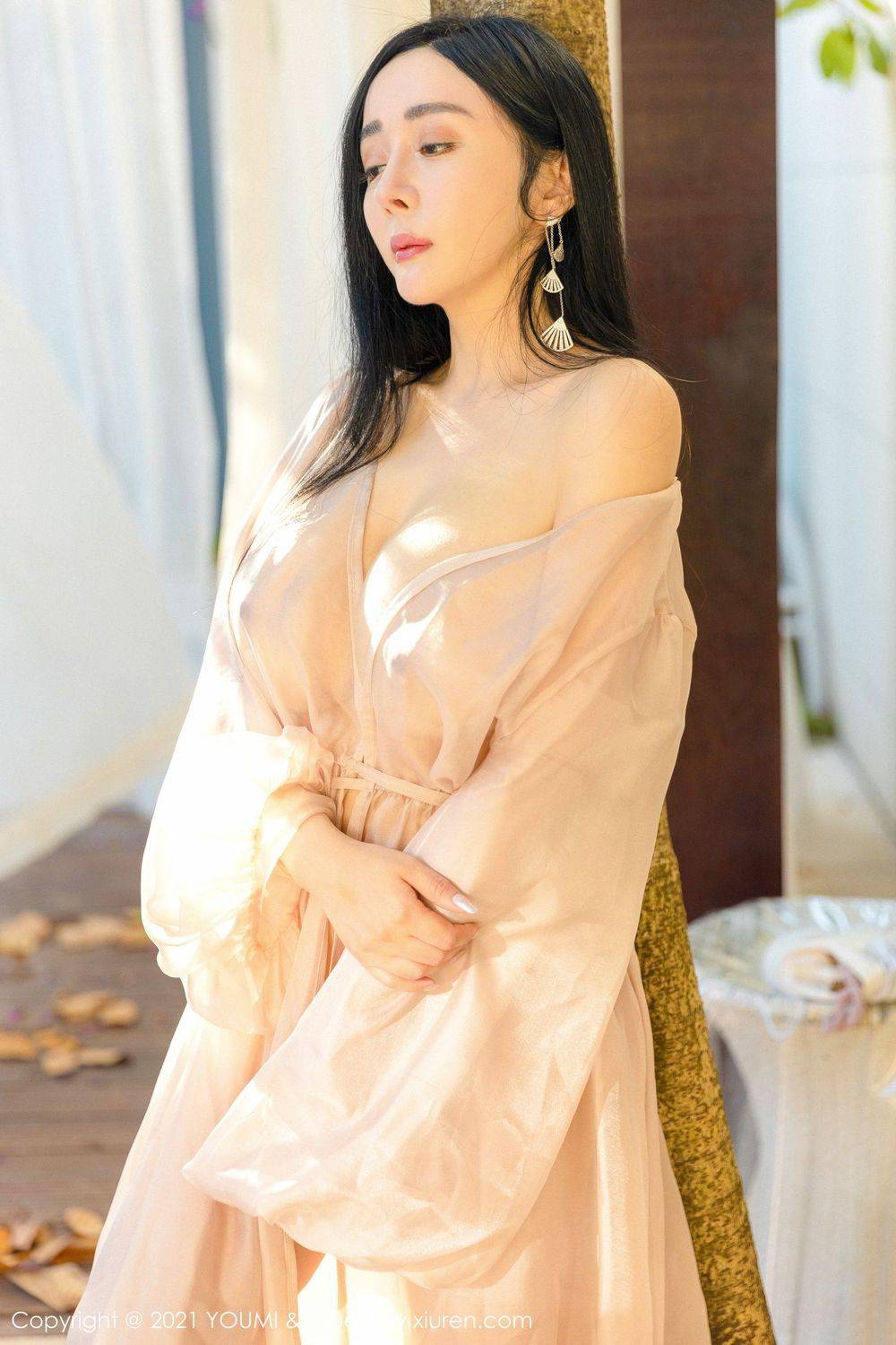 尤蜜荟美女模特允薾轻薄长裙波涛胸涌娇媚系列三亚旅拍-42