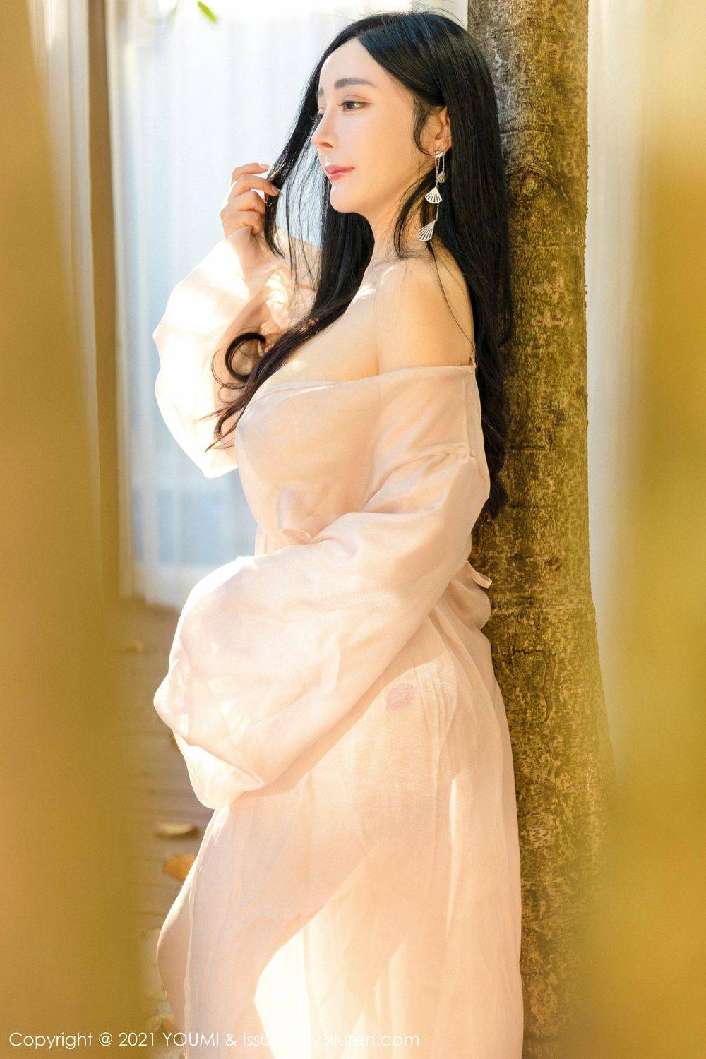 尤蜜荟美女模特允薾轻薄长裙波涛胸涌娇媚系列三亚旅拍-45