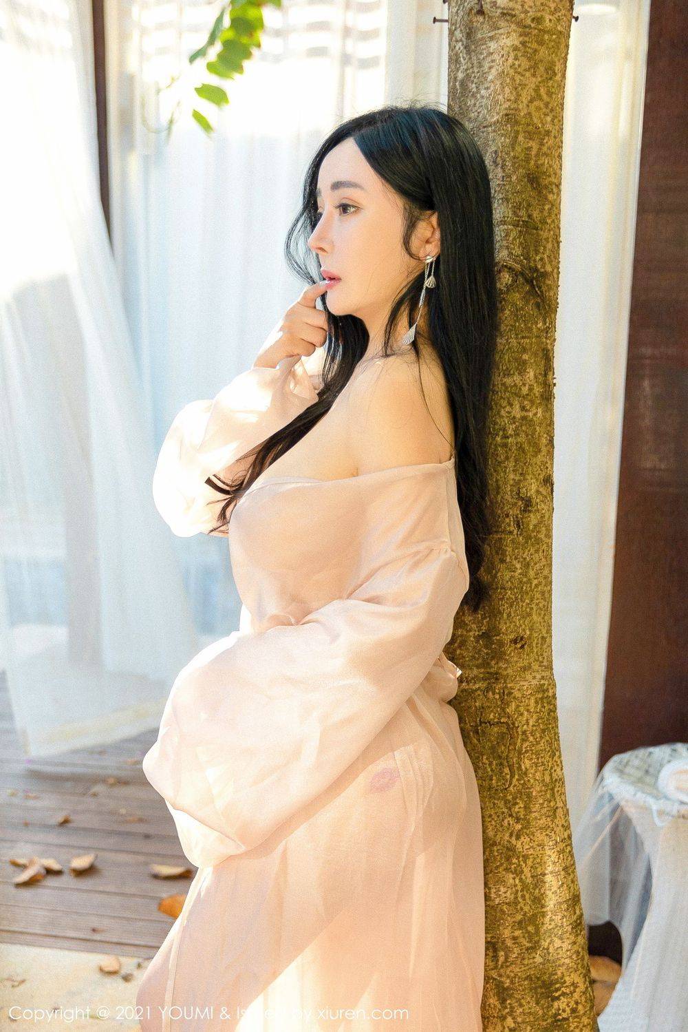 尤蜜荟美女模特允薾轻薄长裙波涛胸涌娇媚系列三亚旅拍-46