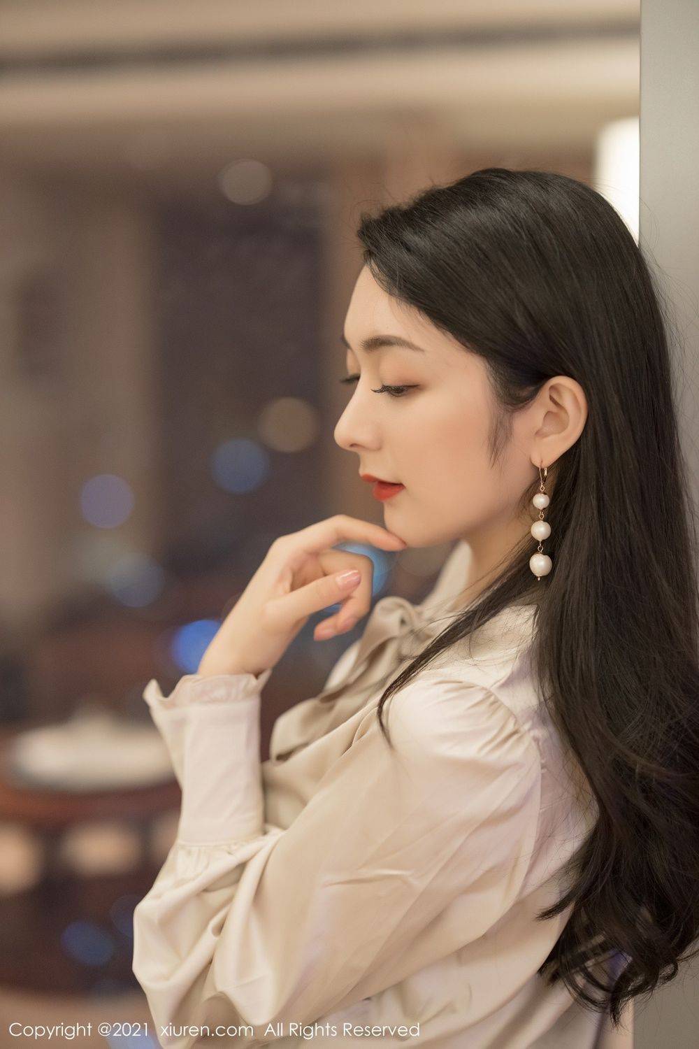 秀人网性感女神Angela小热巴黑丝美腿眼镜OL华丽优雅写真-10