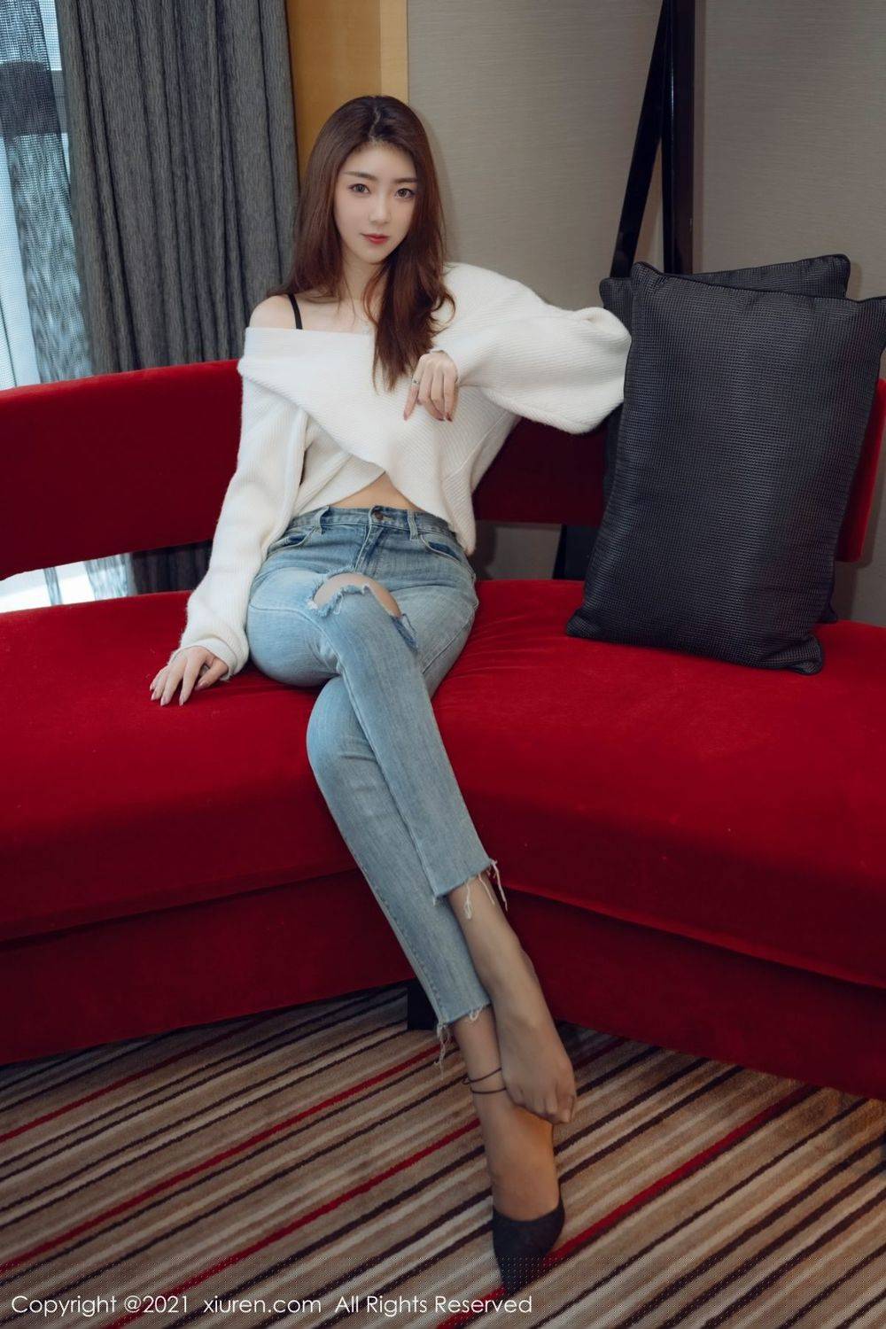 秀人网美女模特可乐Vicky直爽牛仔裤与黑丝美腿系列性感写真-22