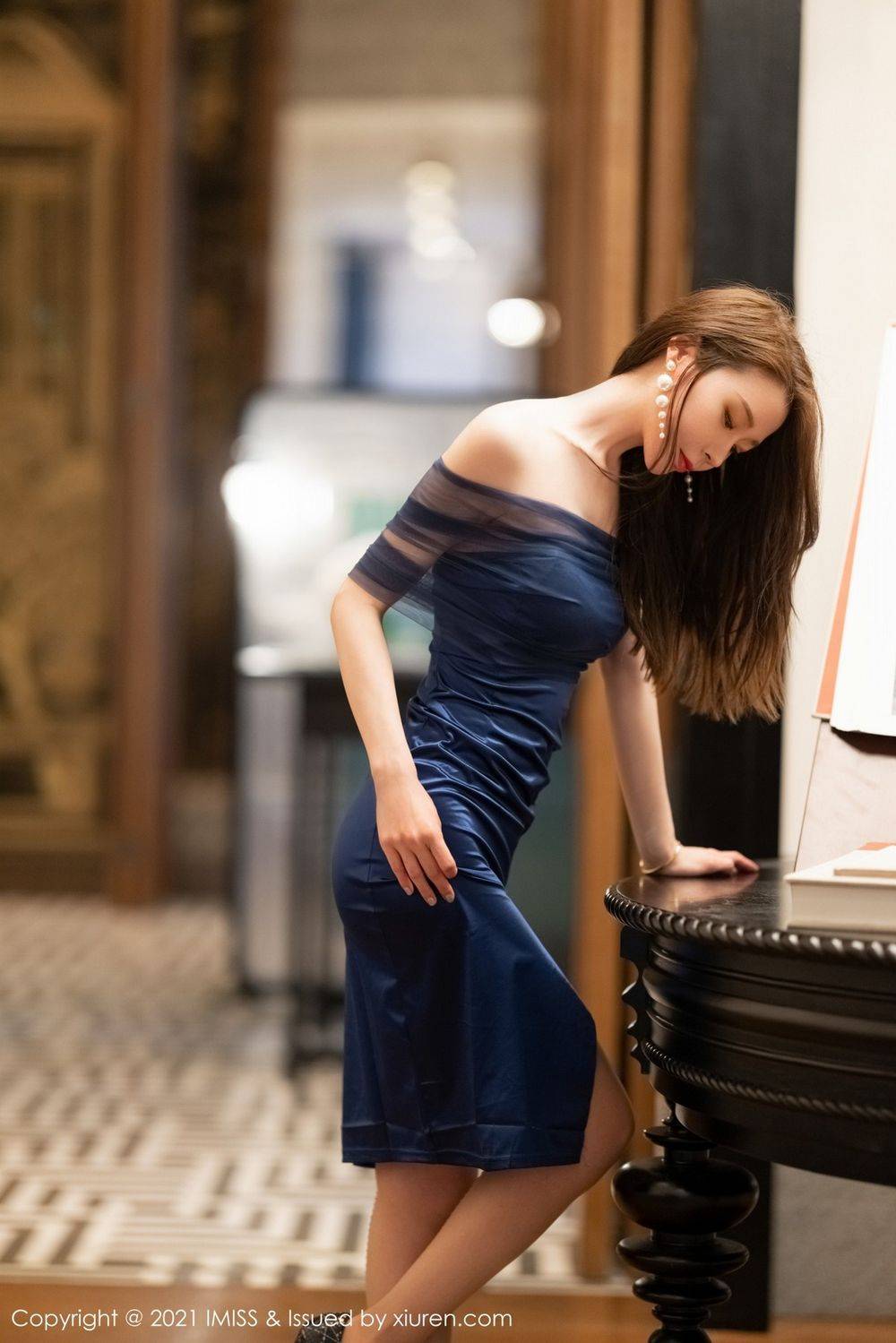 爱蜜社美女模特梦心玥丝袜美腿抹胸长裙内衣系列性感写真-2