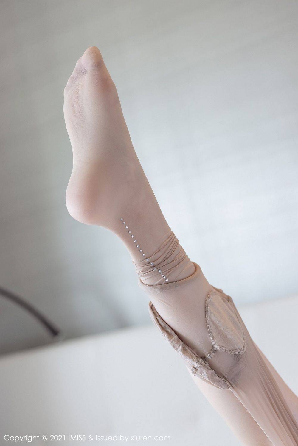 爱蜜社美女模特梦心玥丝袜美腿抹胸长裙内衣系列性感写真-54