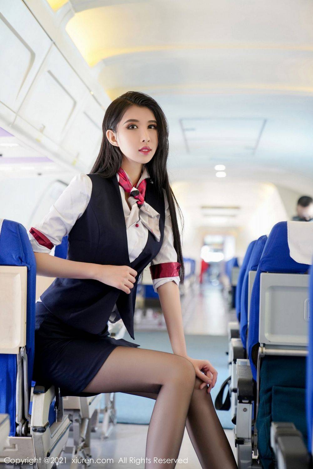 秀人网性感姐妹花果儿Victoria&葛征Model空乘制服系列写真-9