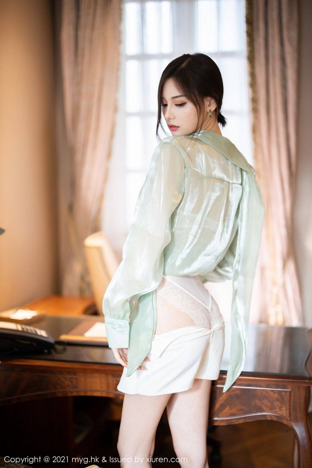 美媛馆美女模特小夕juju半遮半掩轻透服饰短发系列性感写真-18