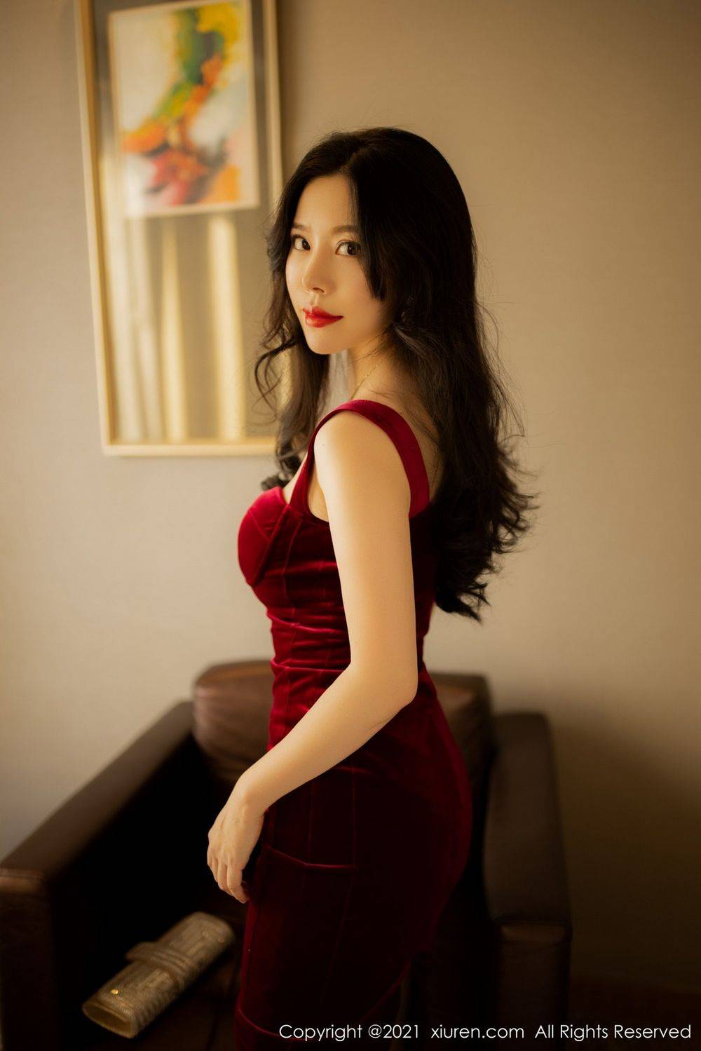 秀人网美女模特白茹雪Abby吊裙与黑丝系列熟女气息性感写真-3