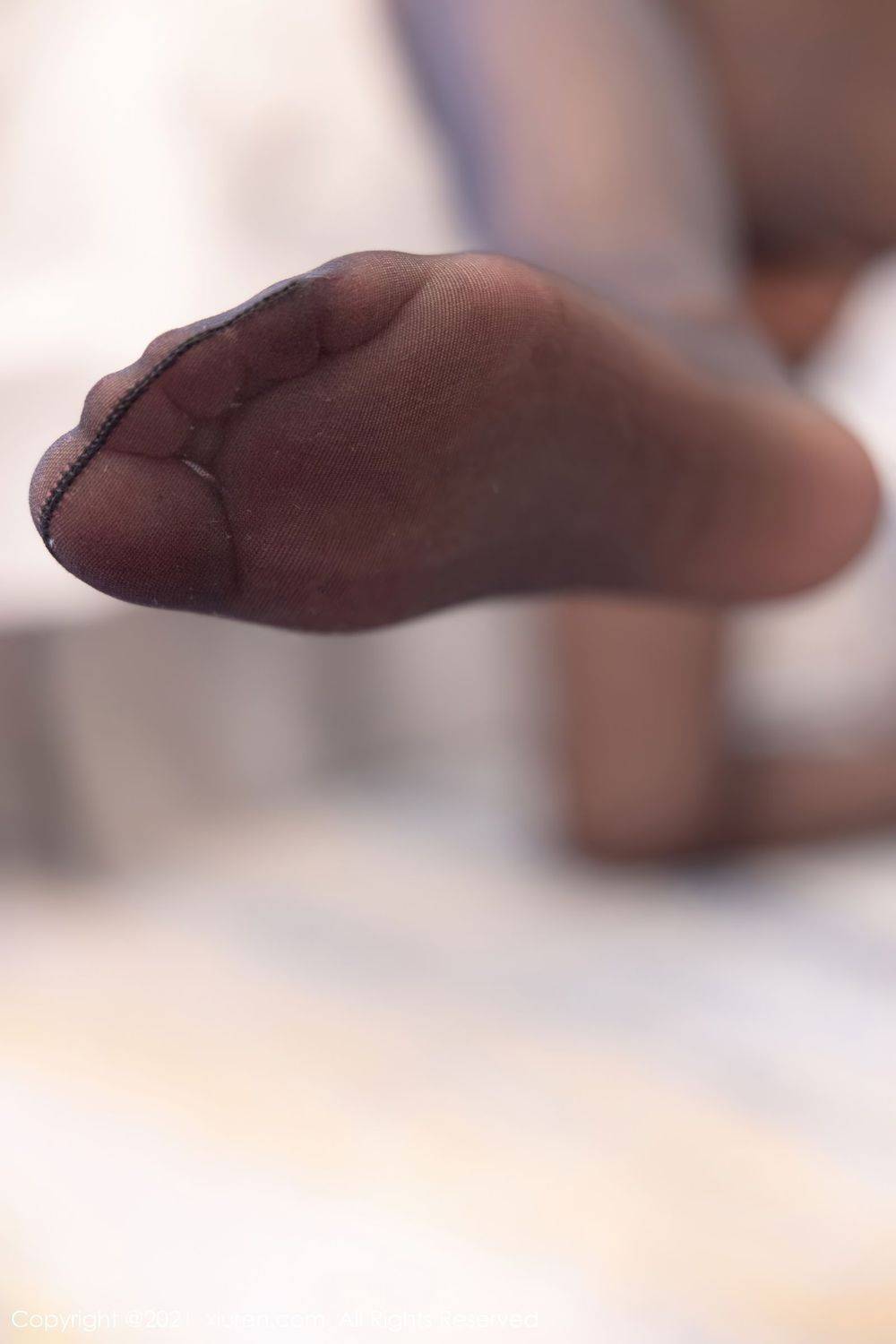 秀人网美女模特徐安安黑丝美腿黑色透明系列江浙沪旅拍-50