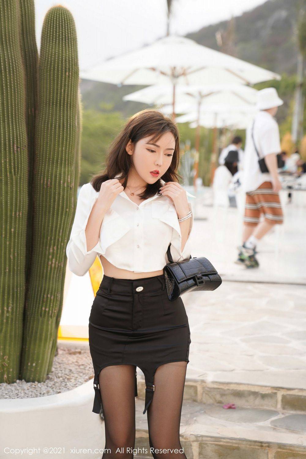 秀人网美女模特萌汉药baby白衬衫黑丝美腿职场OL江浙沪旅拍-8